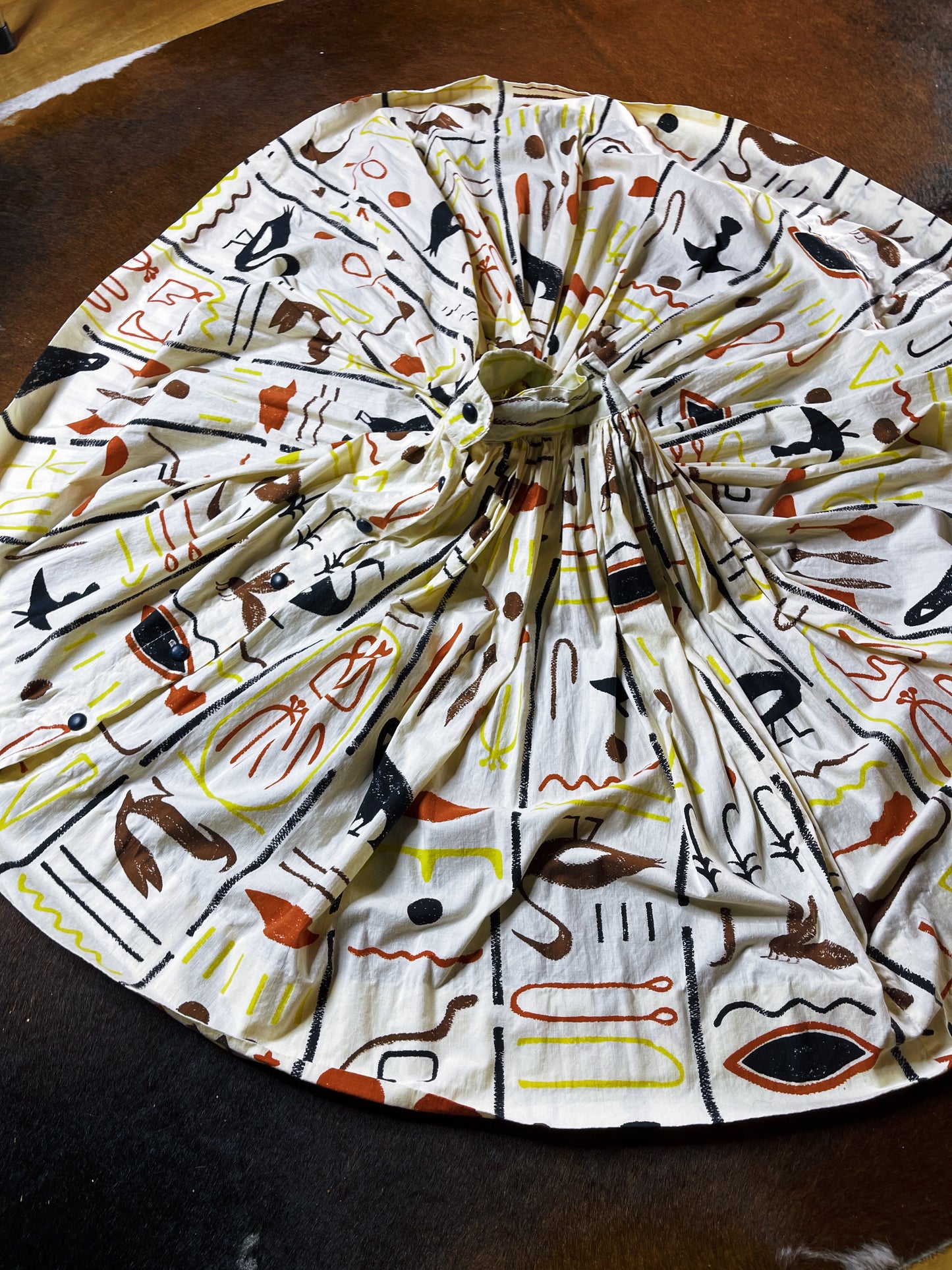 Vintage 50s Hieroglyphics Egyptian Novelty Print Full Skirt Fits Sizes XXS-XS