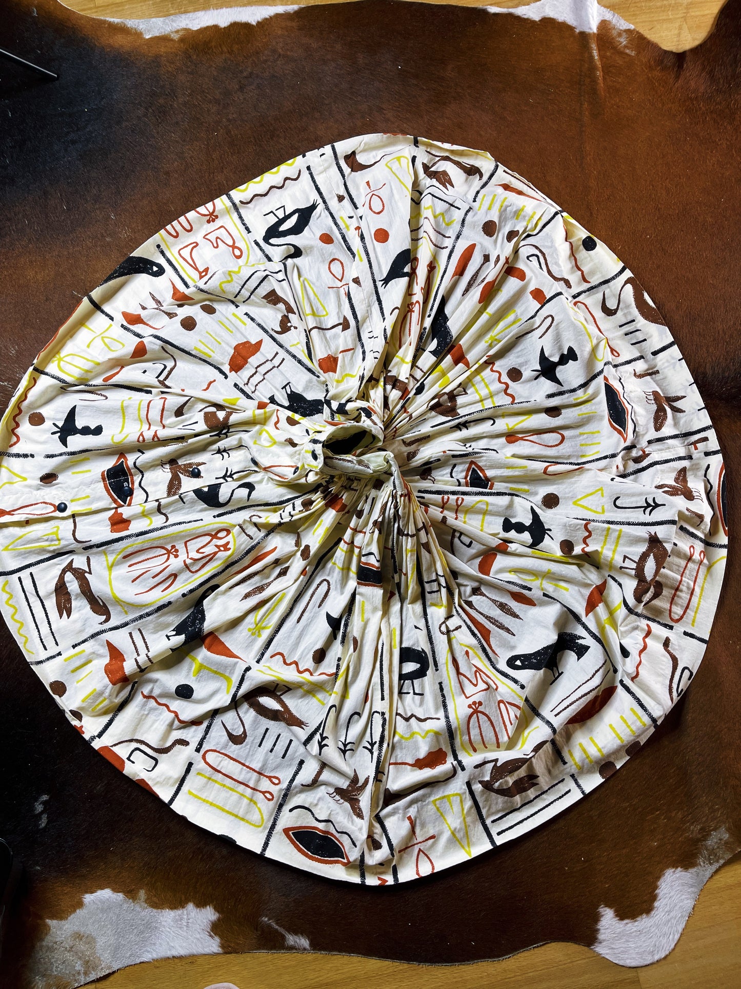 Vintage 50s Hieroglyphics Egyptian Novelty Print Full Skirt Fits Sizes XXS-XS