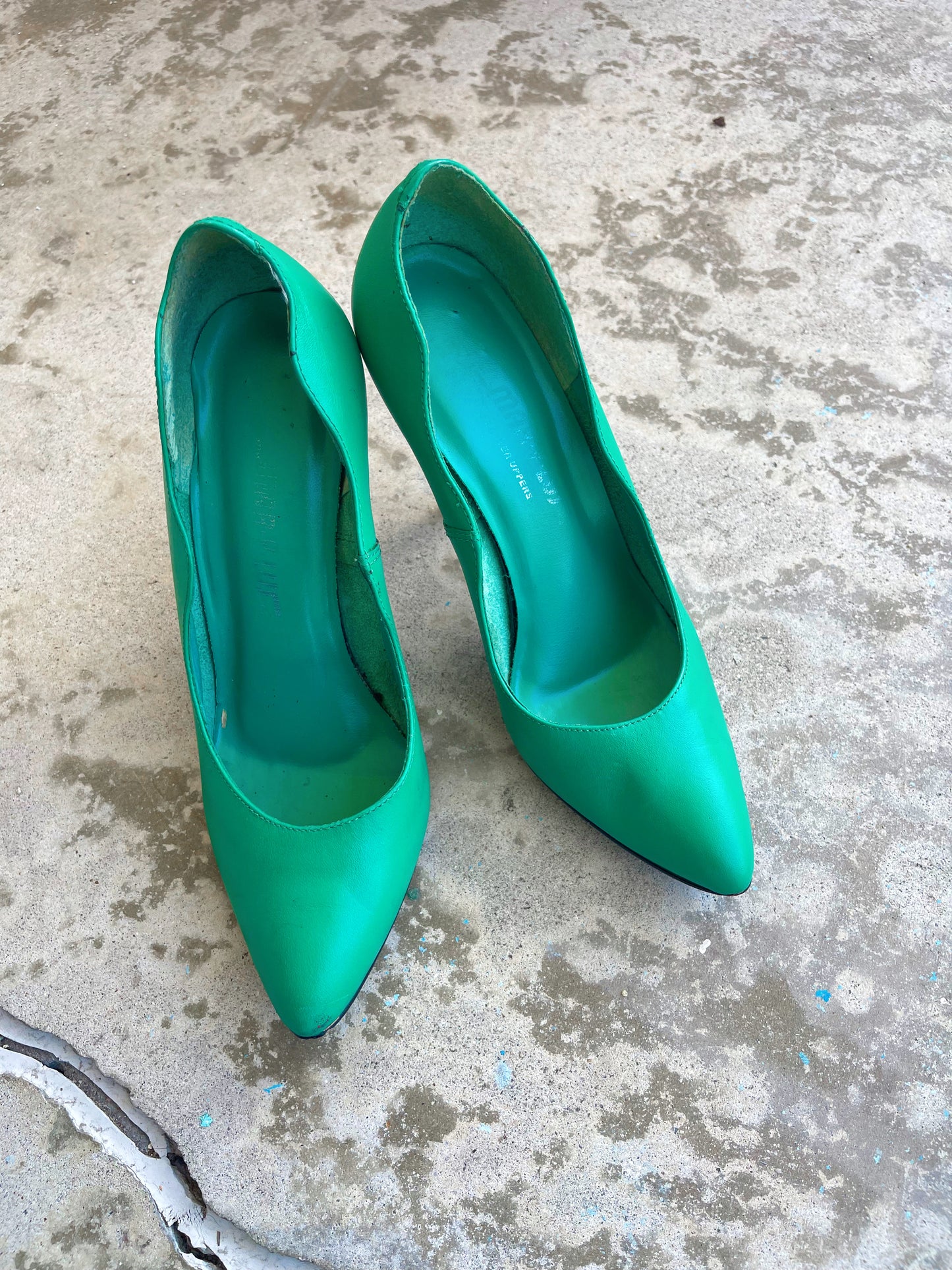 Vintage 70s / 80s Blue Green Teal Scallop Leather 4” Heels US Size 8