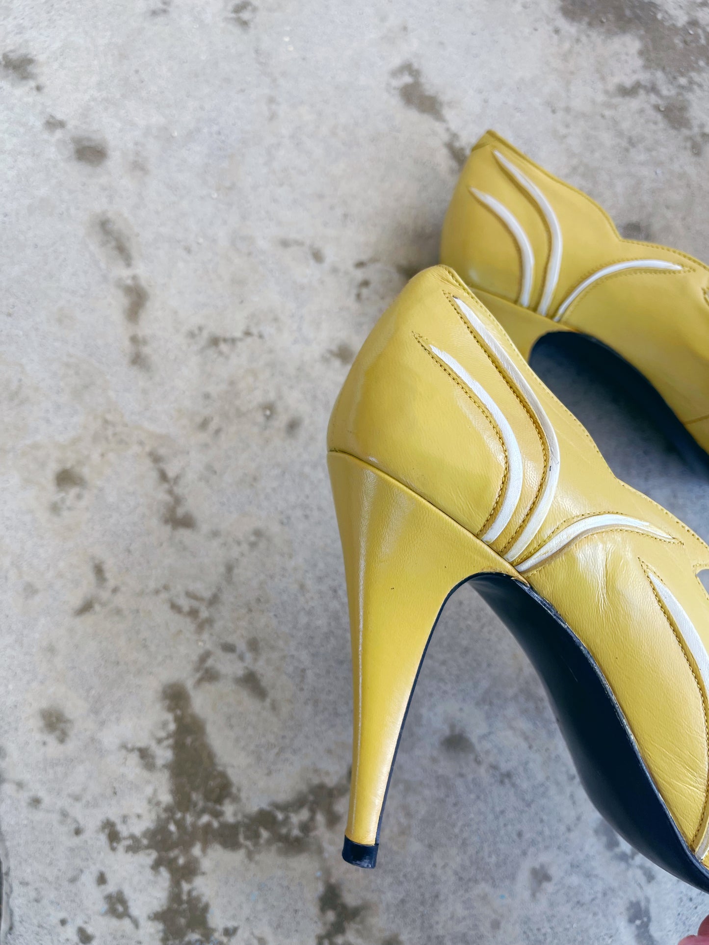 Vintage 70s / 80s "Totar" Brand Mellow Yellow with White Trim 4” Heels US Size 8 *Shoe Box Not Included*