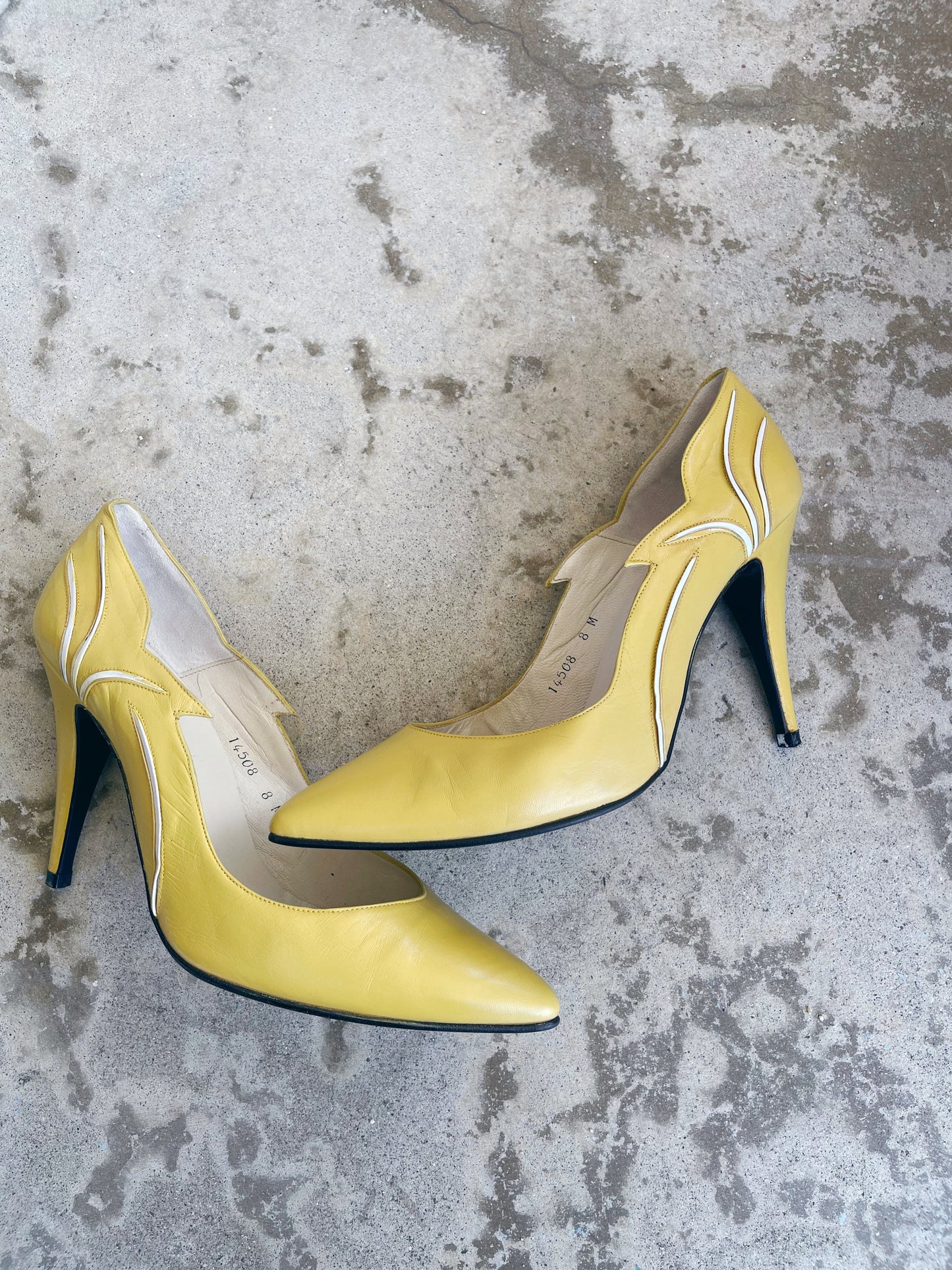 Vintage 70s / 80s "Totar" Brand Mellow Yellow with White Trim 4” Heels US Size 8 *Shoe Box Not Included*