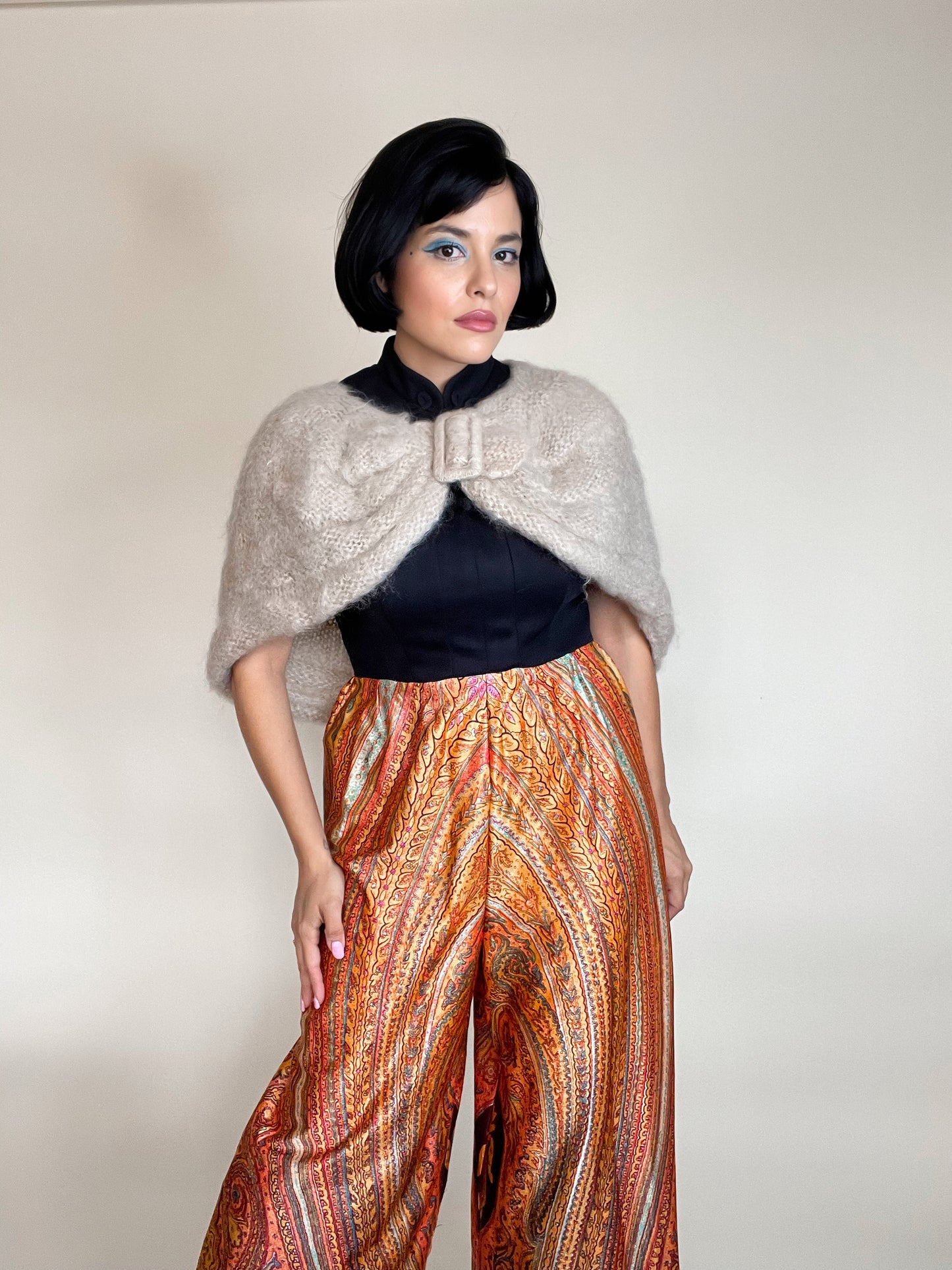 Vintage 50s 60s Knitted Oatmeal Colored Mohair Shawl with Pilgrim Buckle Fits Most Sizes