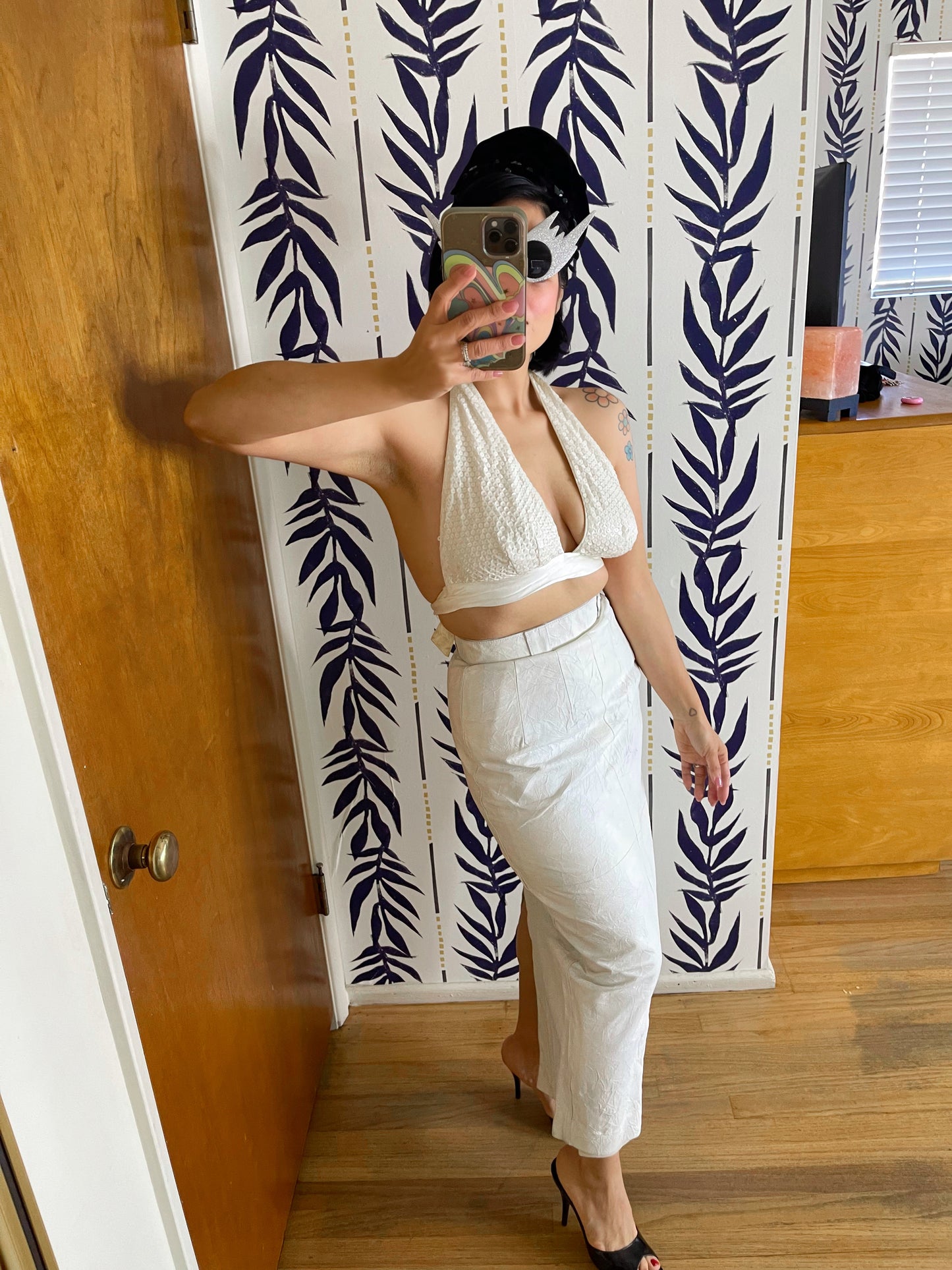 Vintage 80s “V.S.O.P. Cognac” White Genuine Leather Skirt Best Fits Sizes XS