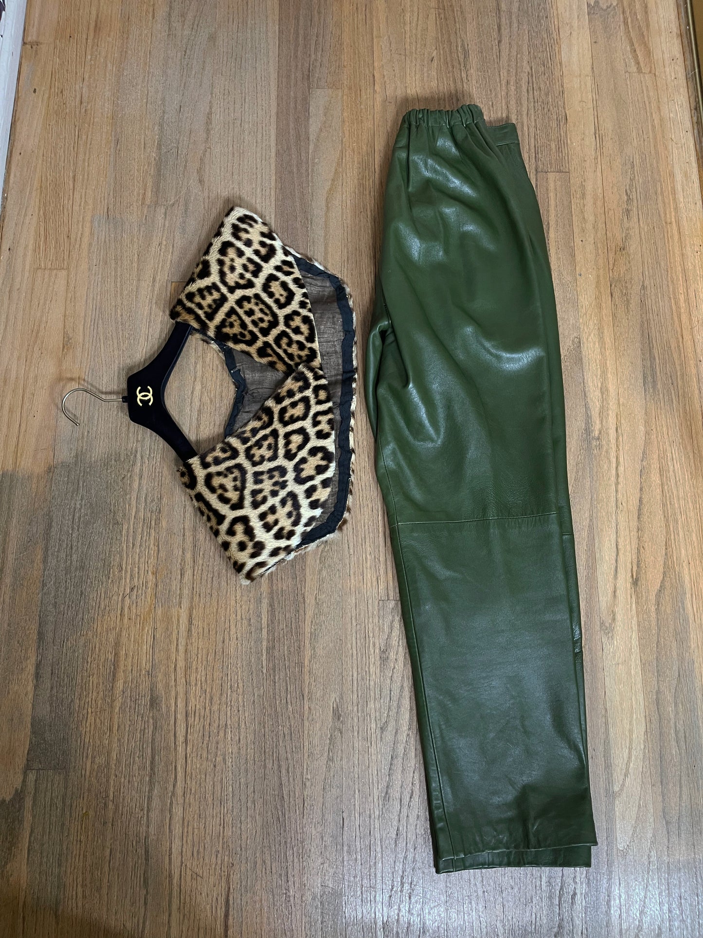 80s Buttery Olive Green Leather High Waisted Trouser Pants Waist 27"-32"