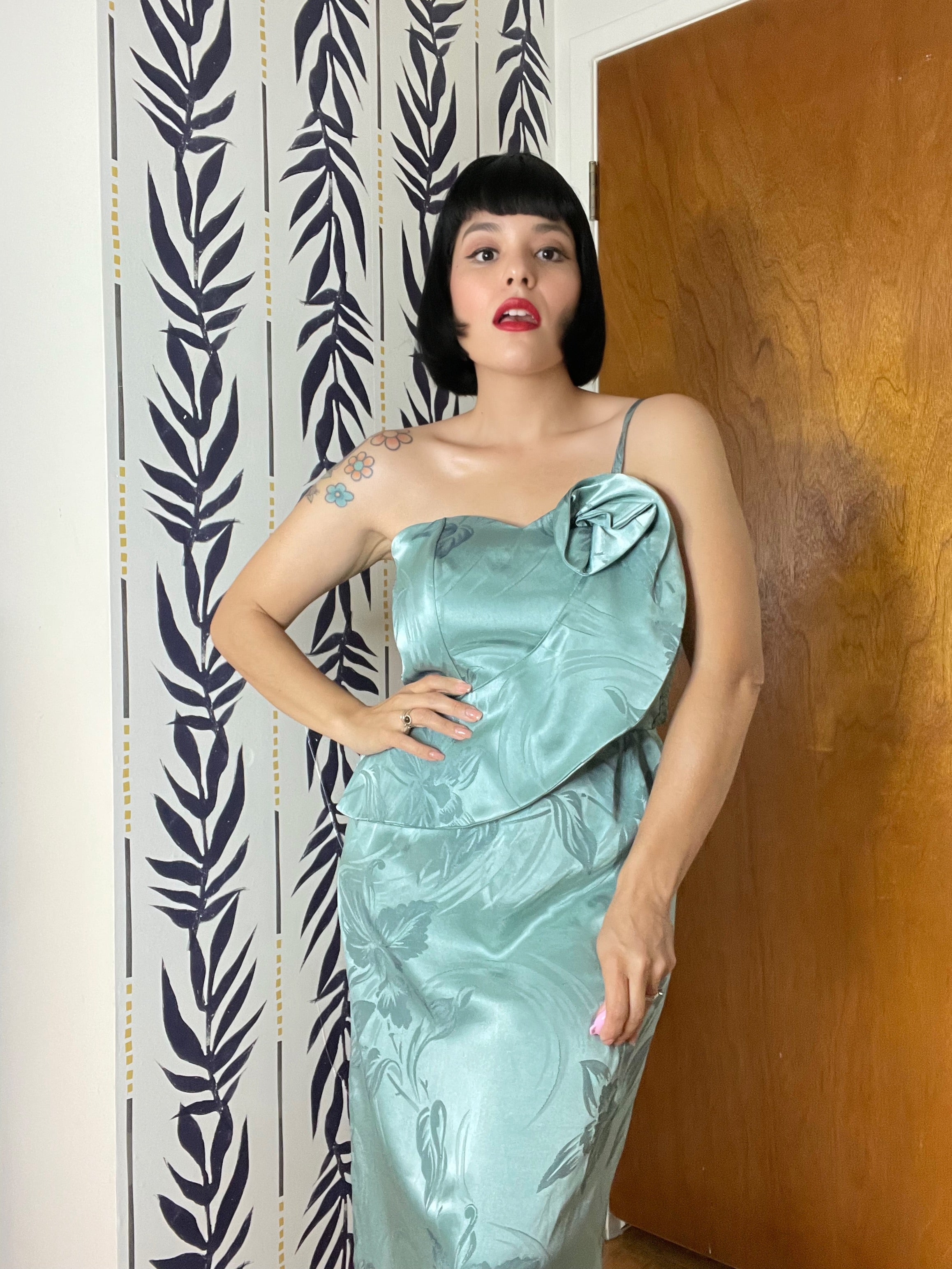 MargarinFingers☆少女時代テヨン着用NATURAL STRIPE SLIPDRESS Vintage 80s Sage Green Silk Blend One Shoulder 3-D Flower
