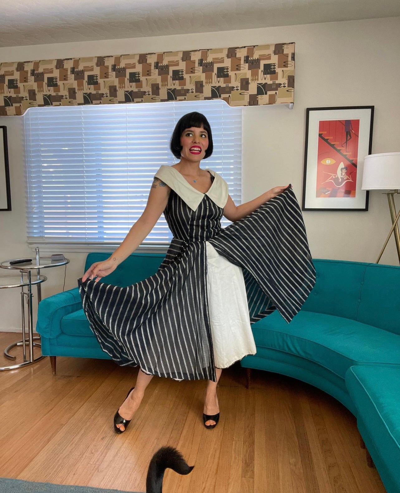 Vintage 50s / 60s Cotton Button Down Full Skirt Dress Fits Sizes XS-SM