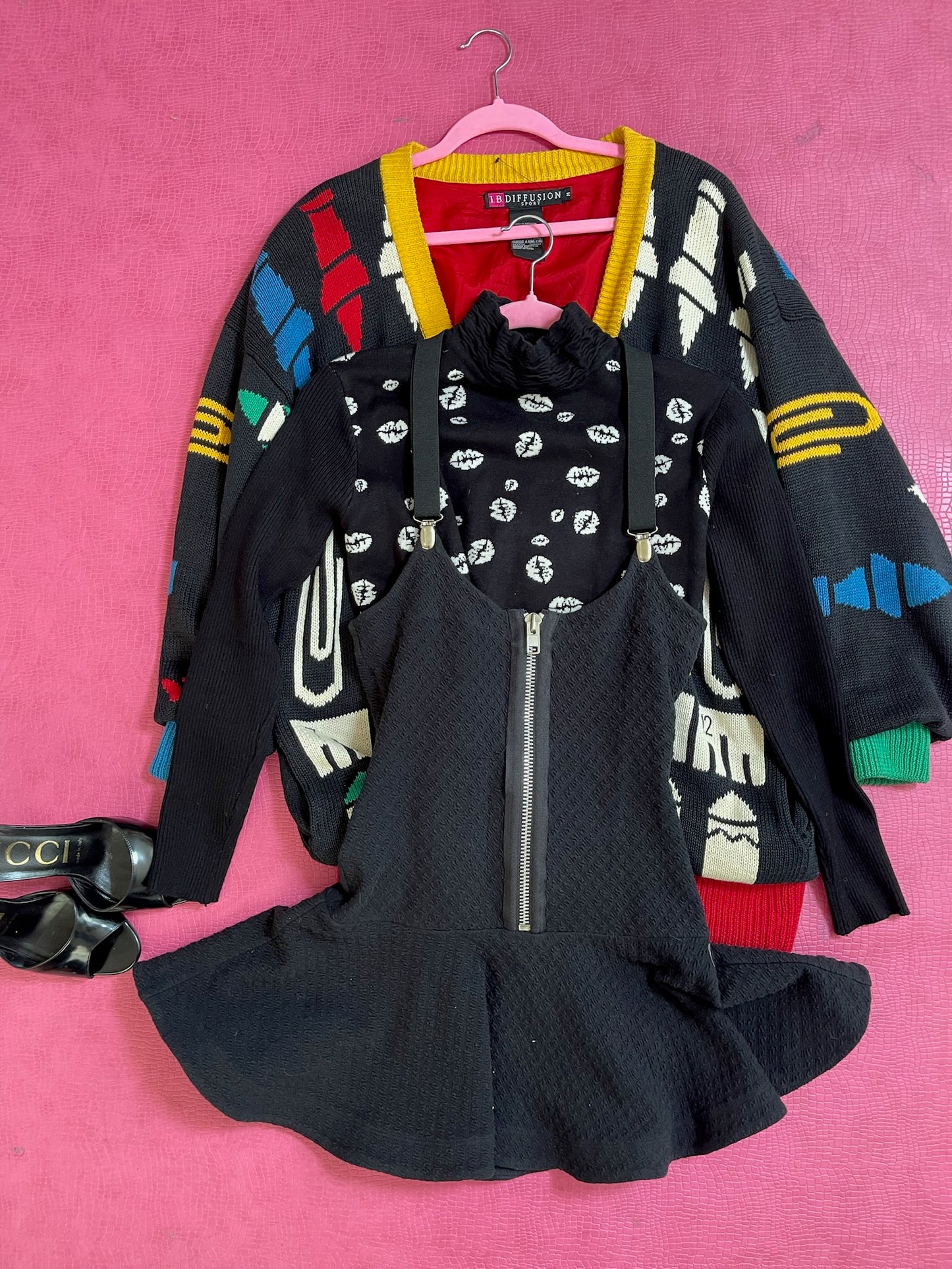 Vintage 90s Black & White Lips Sweater - Best Fits Size XS-M, Possibly L