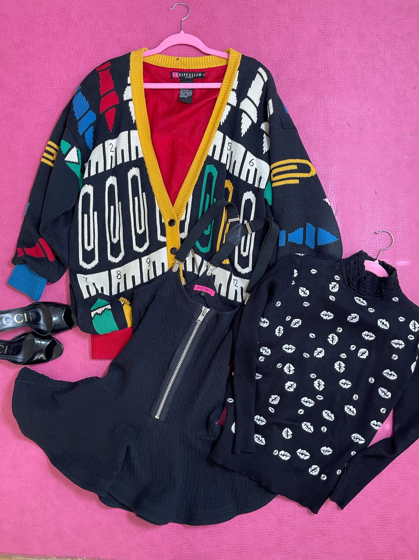 Vintage 90s Black & White Lips Sweater - Best Fits Size XS-M, Possibly L