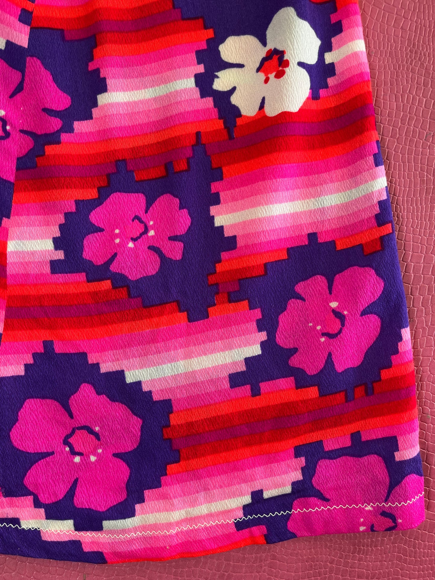 Vintage 60s 70s "Dael's Casuals Honolulu Hawaii" Pixelated Flower Print Dress - Best Fits Size XS-M