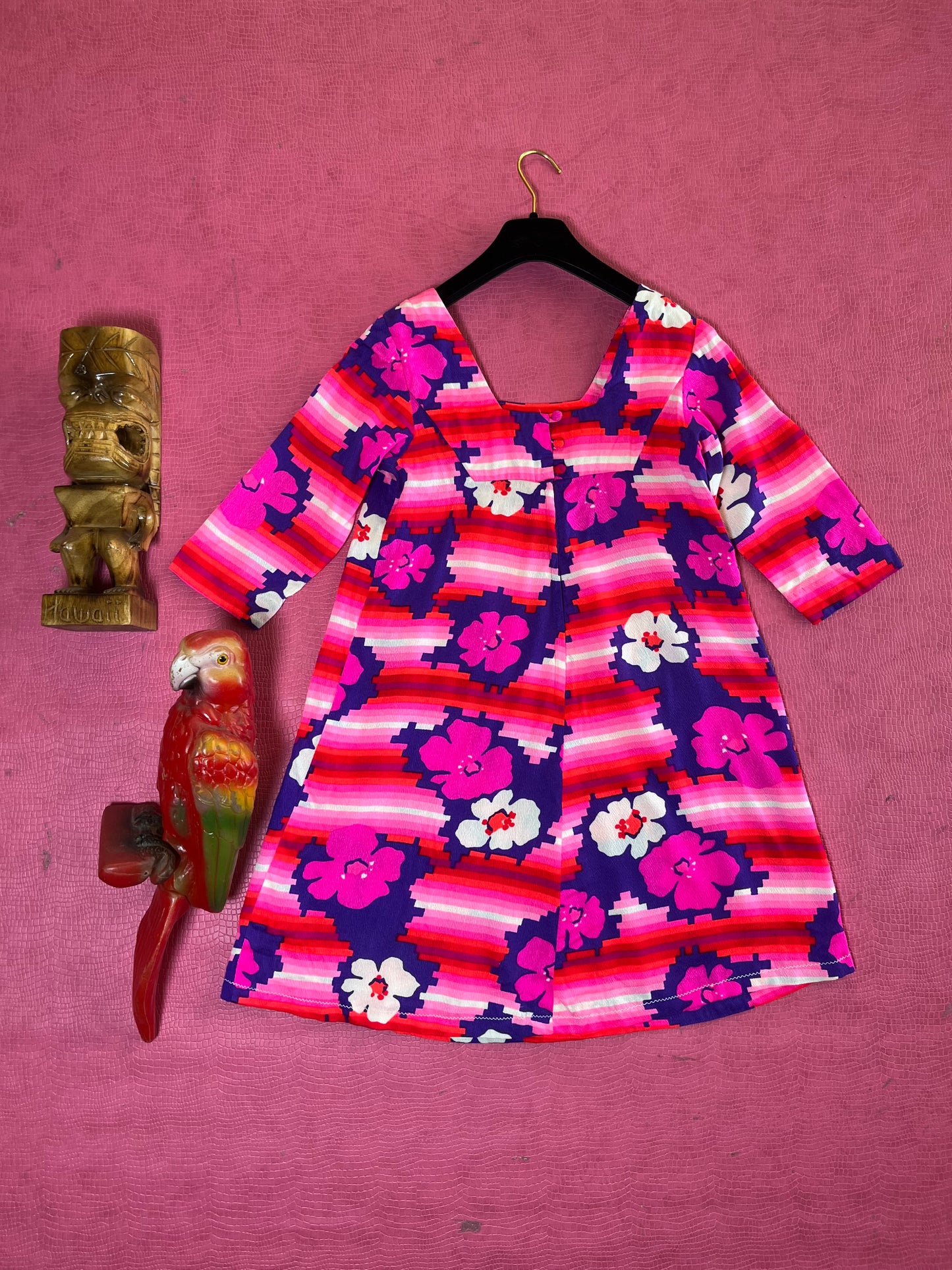 Vintage 60s 70s "Dael's Casuals Honolulu Hawaii" Pixelated Flower Print Dress - Best Fits Size XS-M