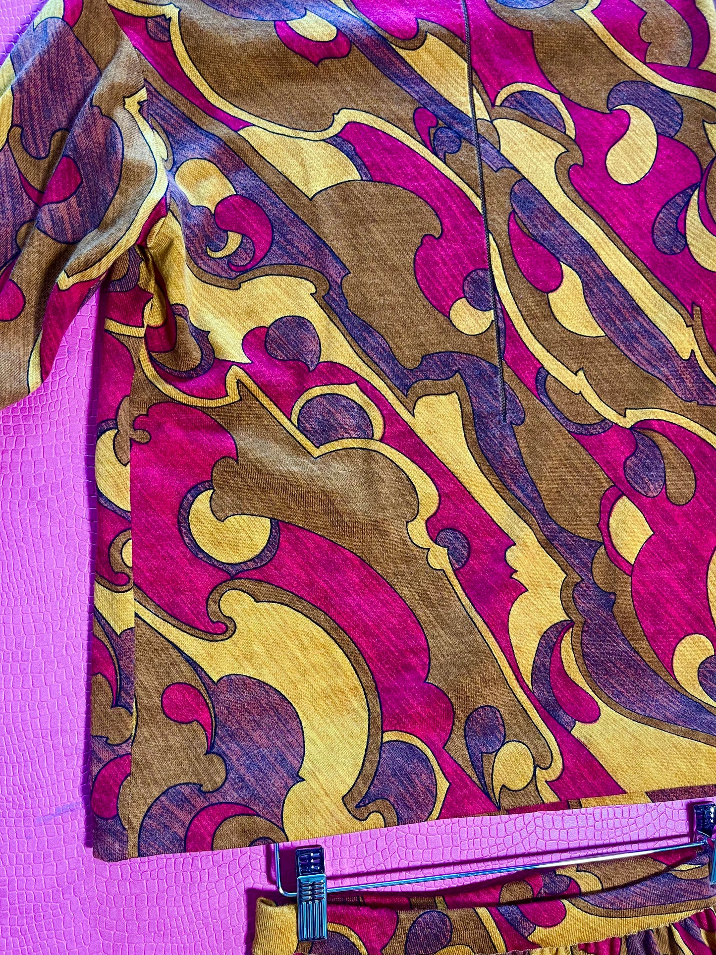 Vintage 60s "Goldworm" Psychedelic Knit Skirt Set