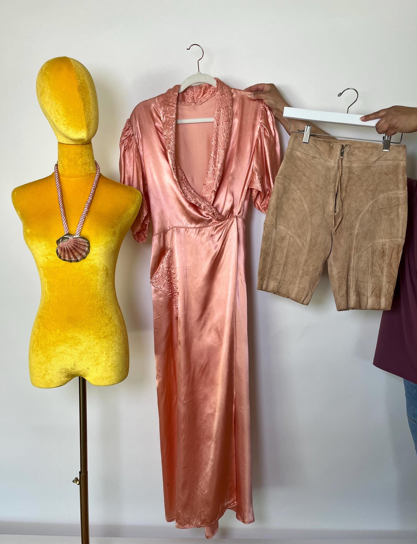 Vintage 40s Pink Dressing Gown - Best Fits Size S-M, Possibly L