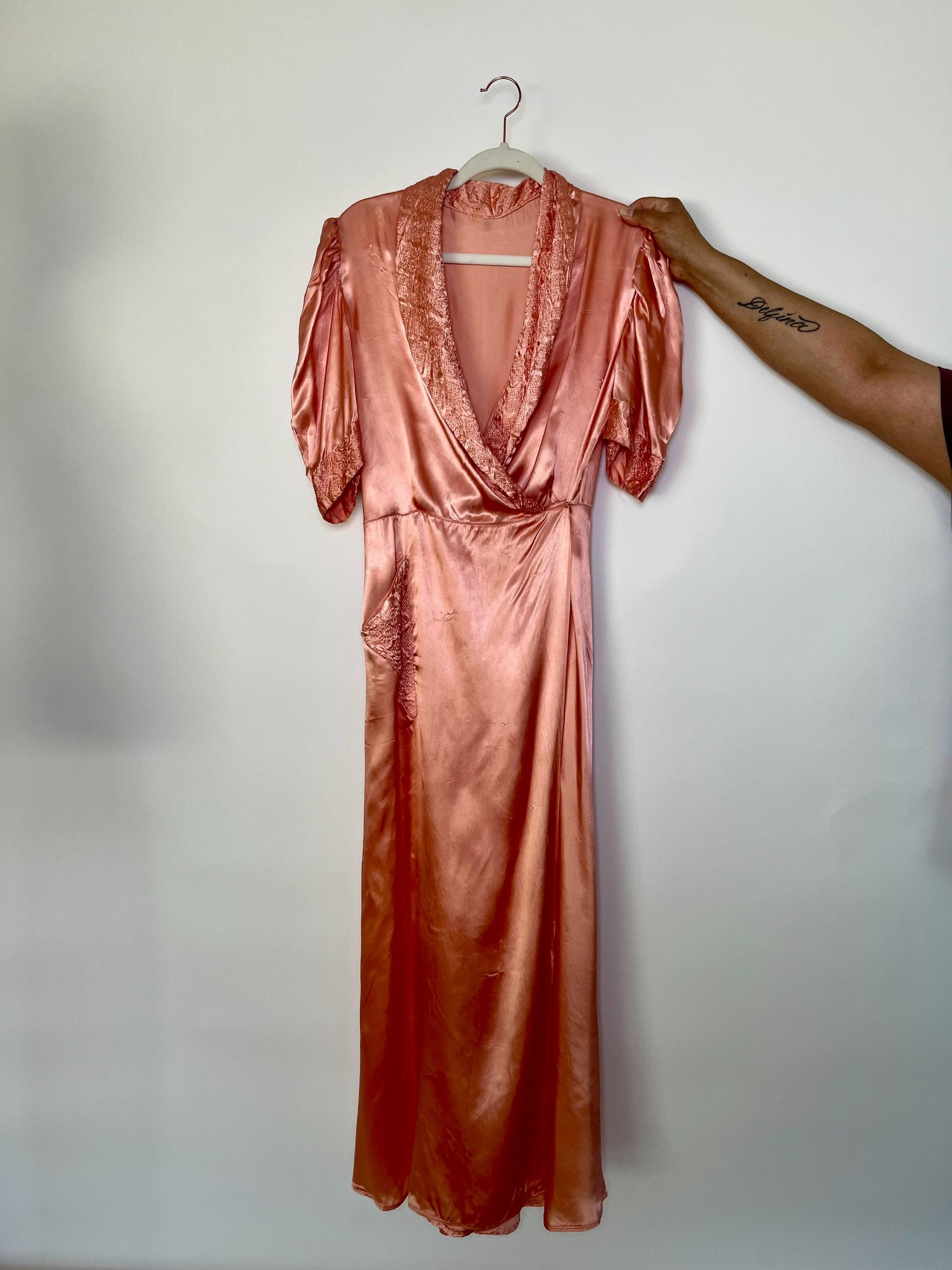 Vintage 40s Pink Dressing Gown - Best Fits Size S-M, Possibly L