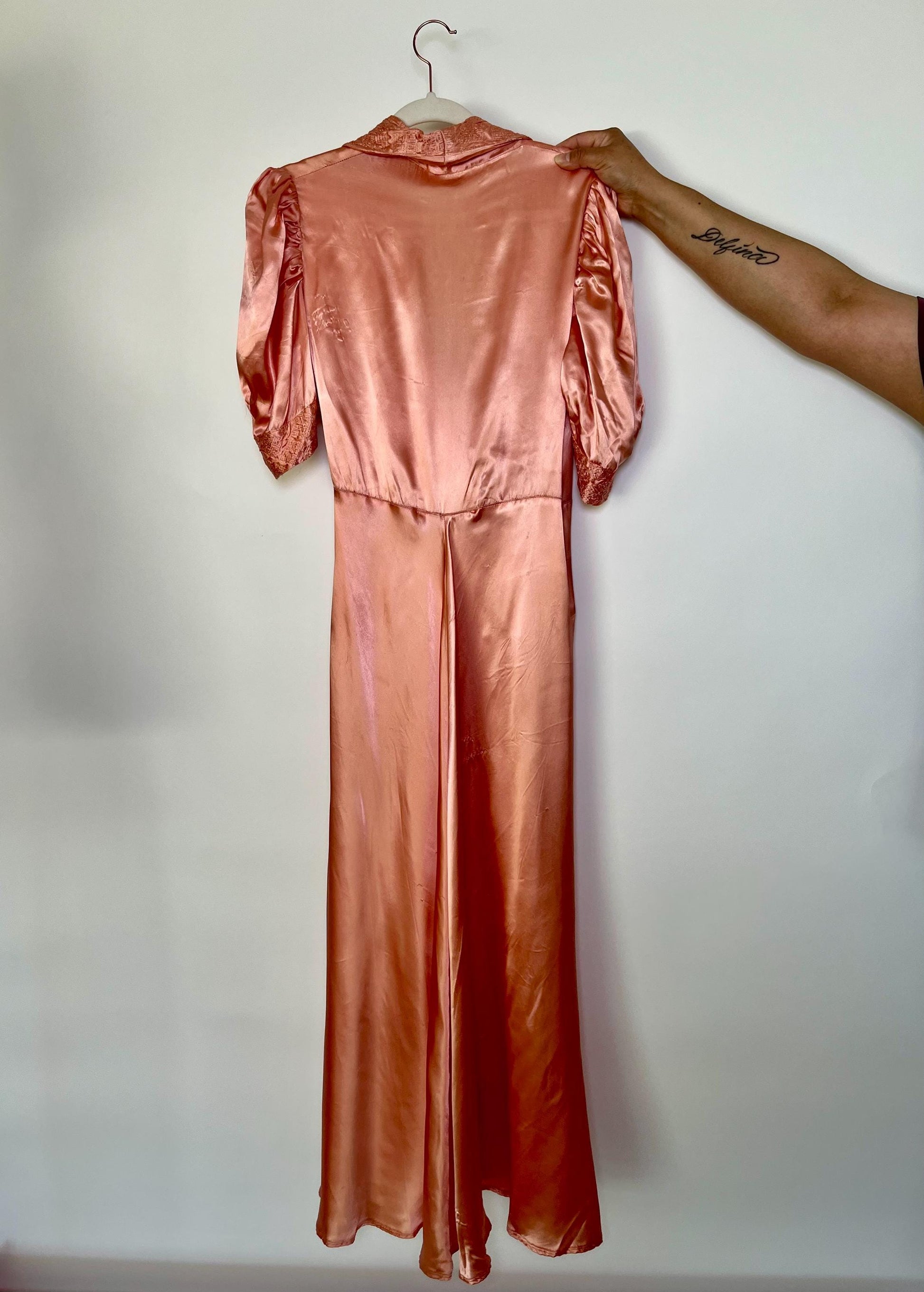 Vintage 40s Pink Dressing Gown - Best Fits Size S-M, Possibly L