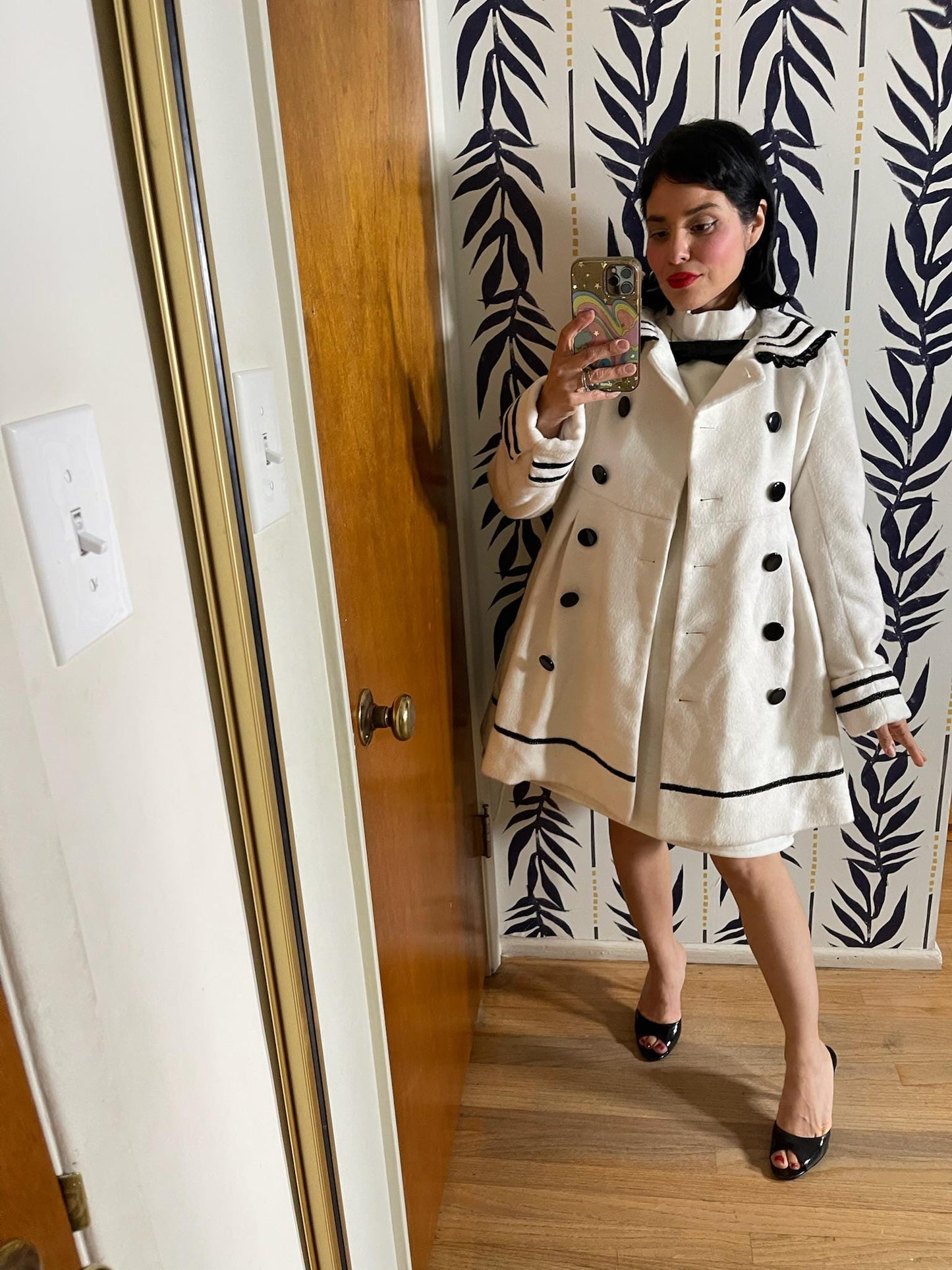 Vintage 90s "Dearly" White Plush Jacket - Best Fits Size XS-M