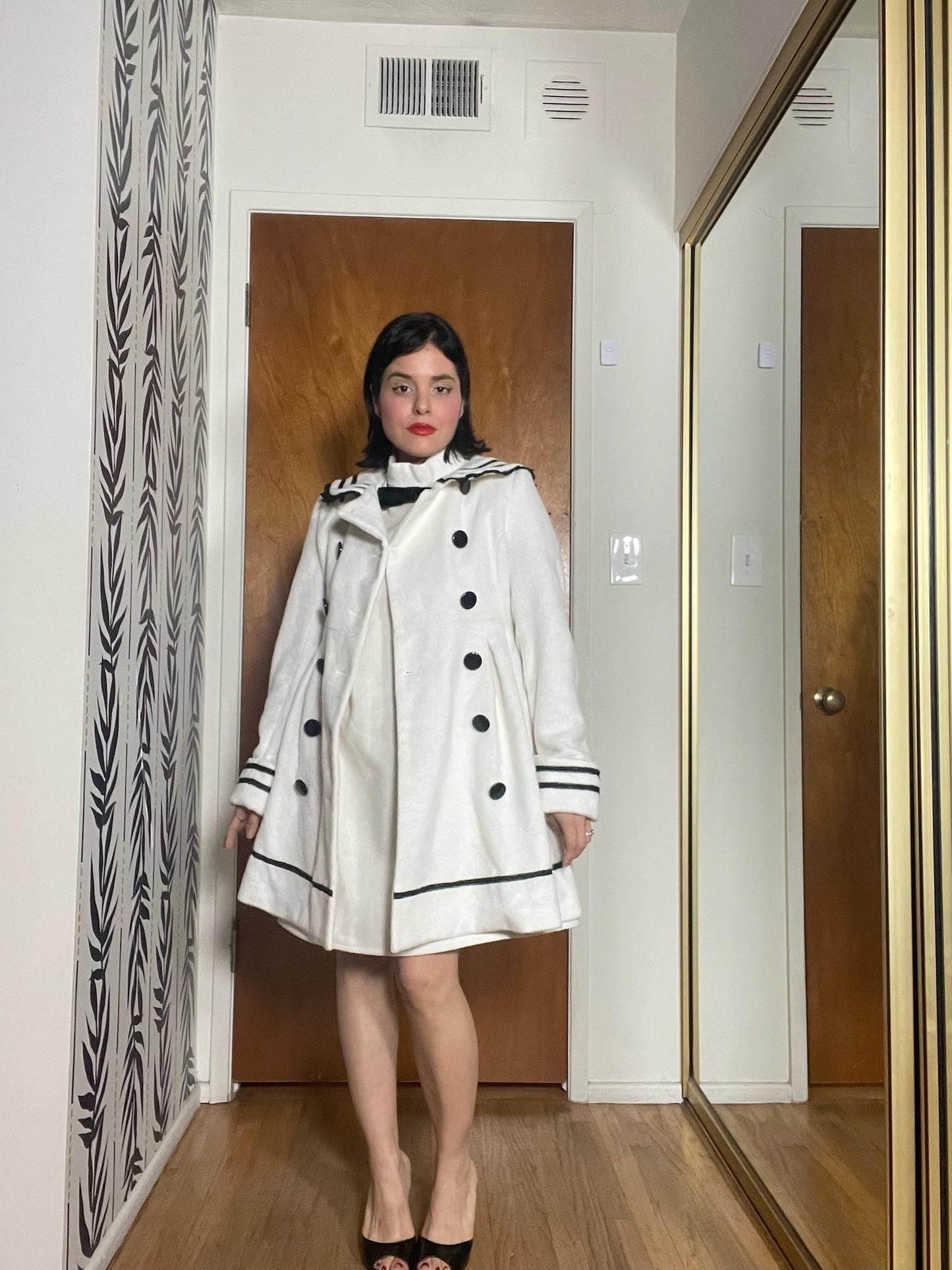 Vintage 90s "Dearly" White Plush Jacket - Best Fits Size XS-M