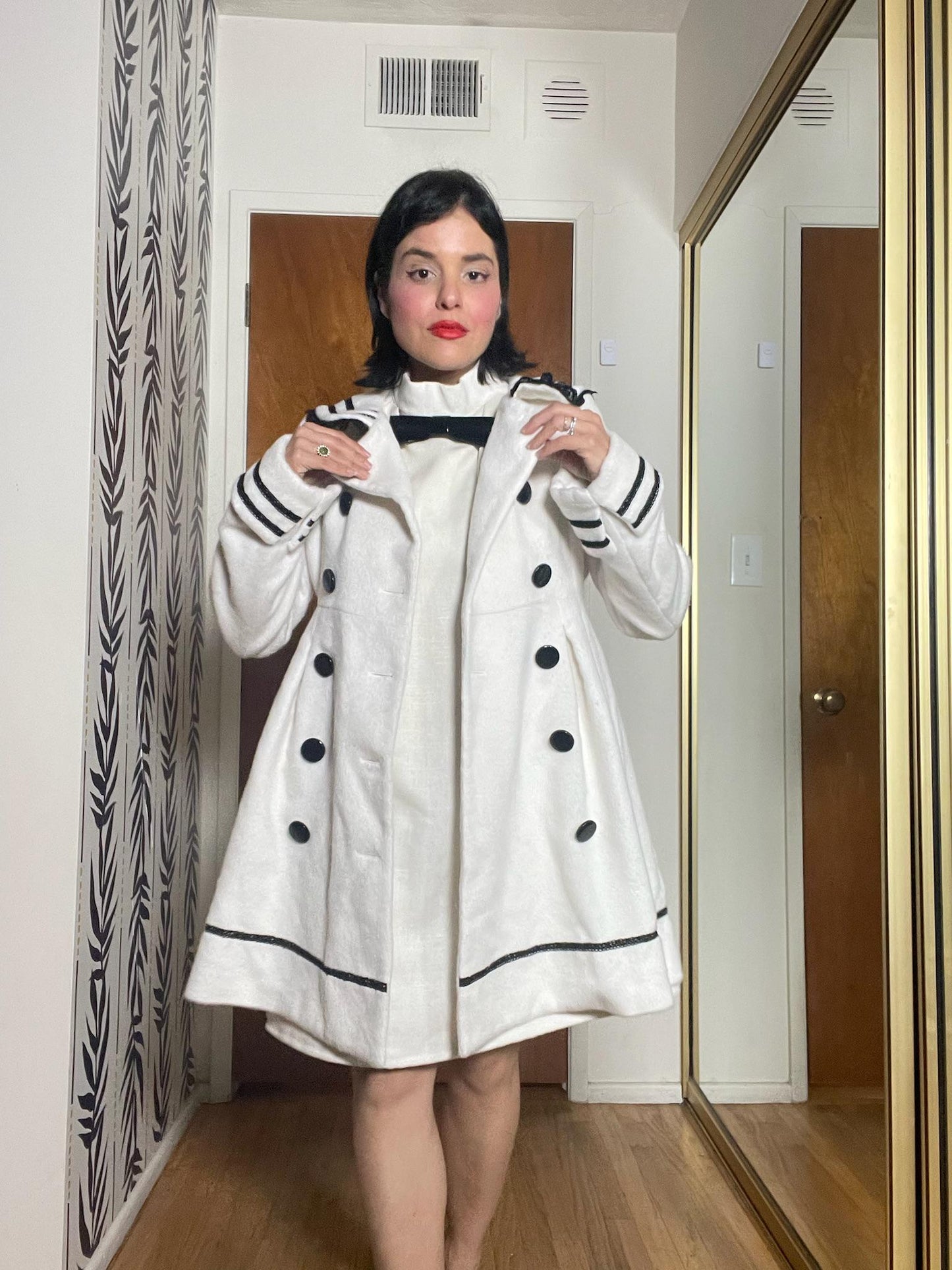 Vintage 90s "Dearly" White Plush Jacket - Best Fits Size XS-M