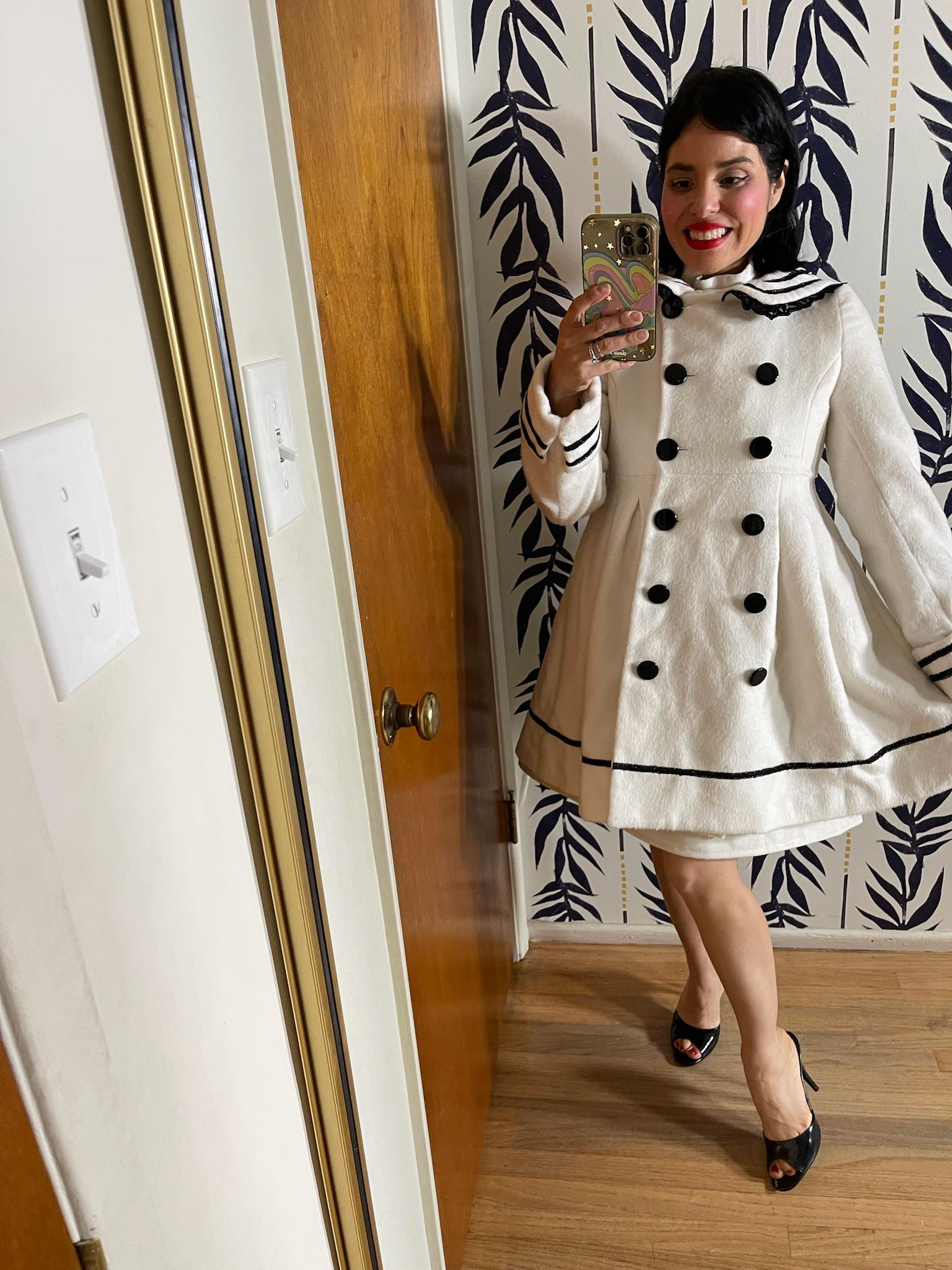 Vintage 90s "Dearly" White Plush Jacket - Best Fits Size XS-M