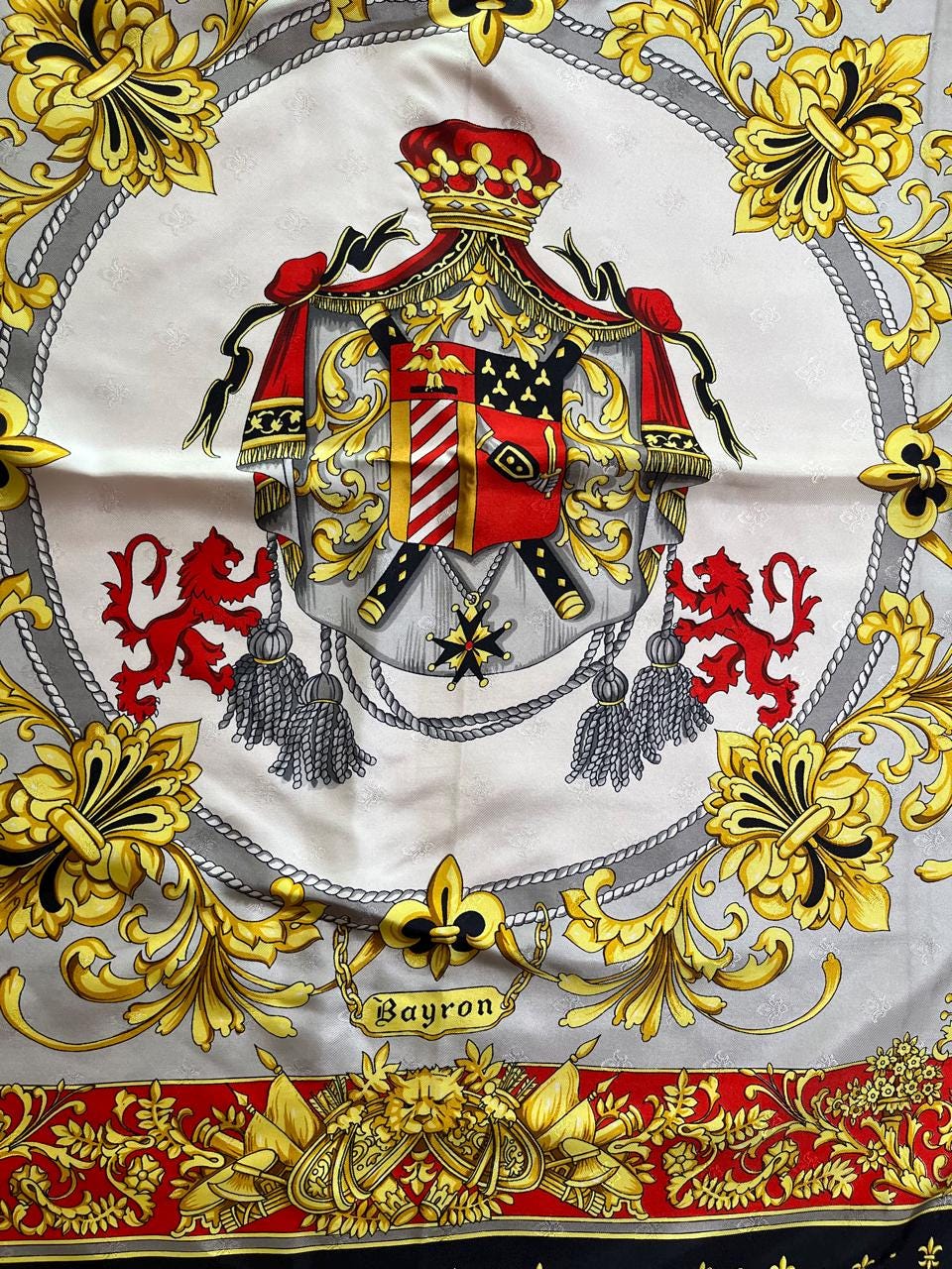 Vintage 80s Crest Graphic Scarf