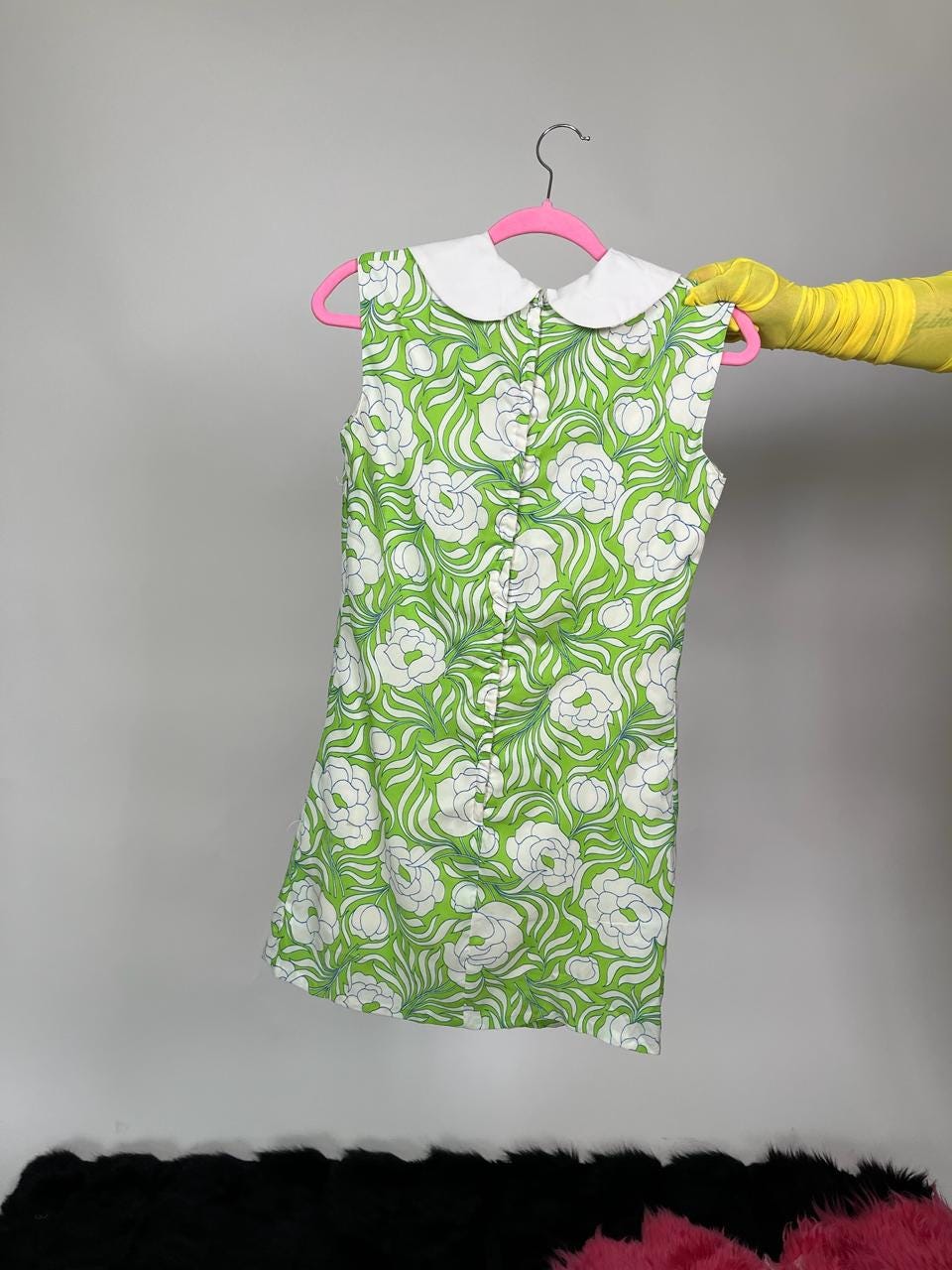 Vintage 60s green and white flower print dress with rounded collar - fits size XS, possibly S