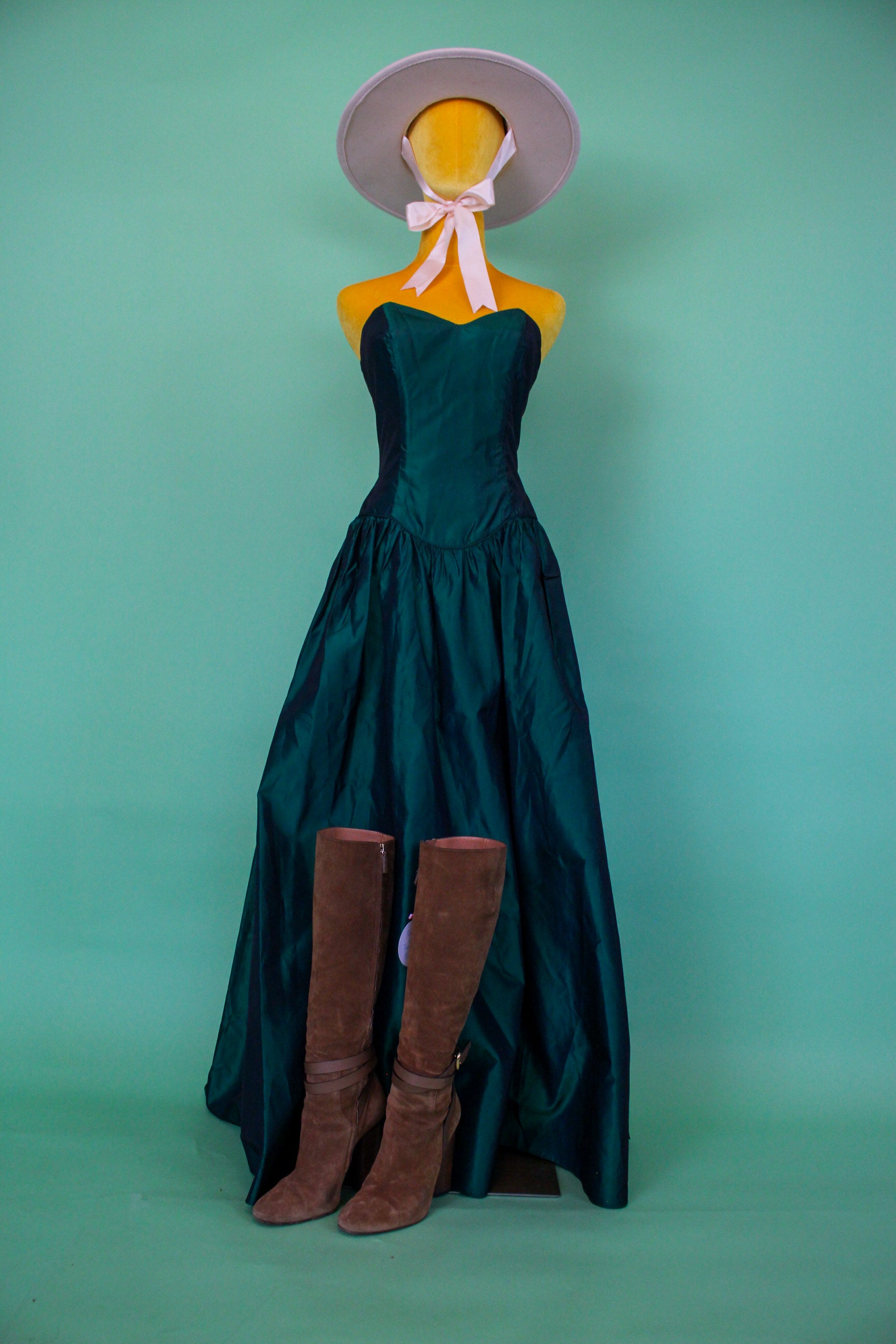 Vintage 70s 80s Green Taffeta Gown Best Fits Size S Vintage 70s 80s Green Taffeta Gown Best Fits Size S