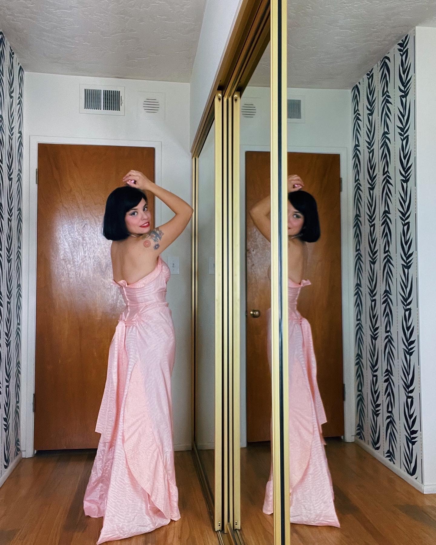 Vintage 40s Pink Halter Mermaid Fitted Gown Fits Sizes XXS-XS