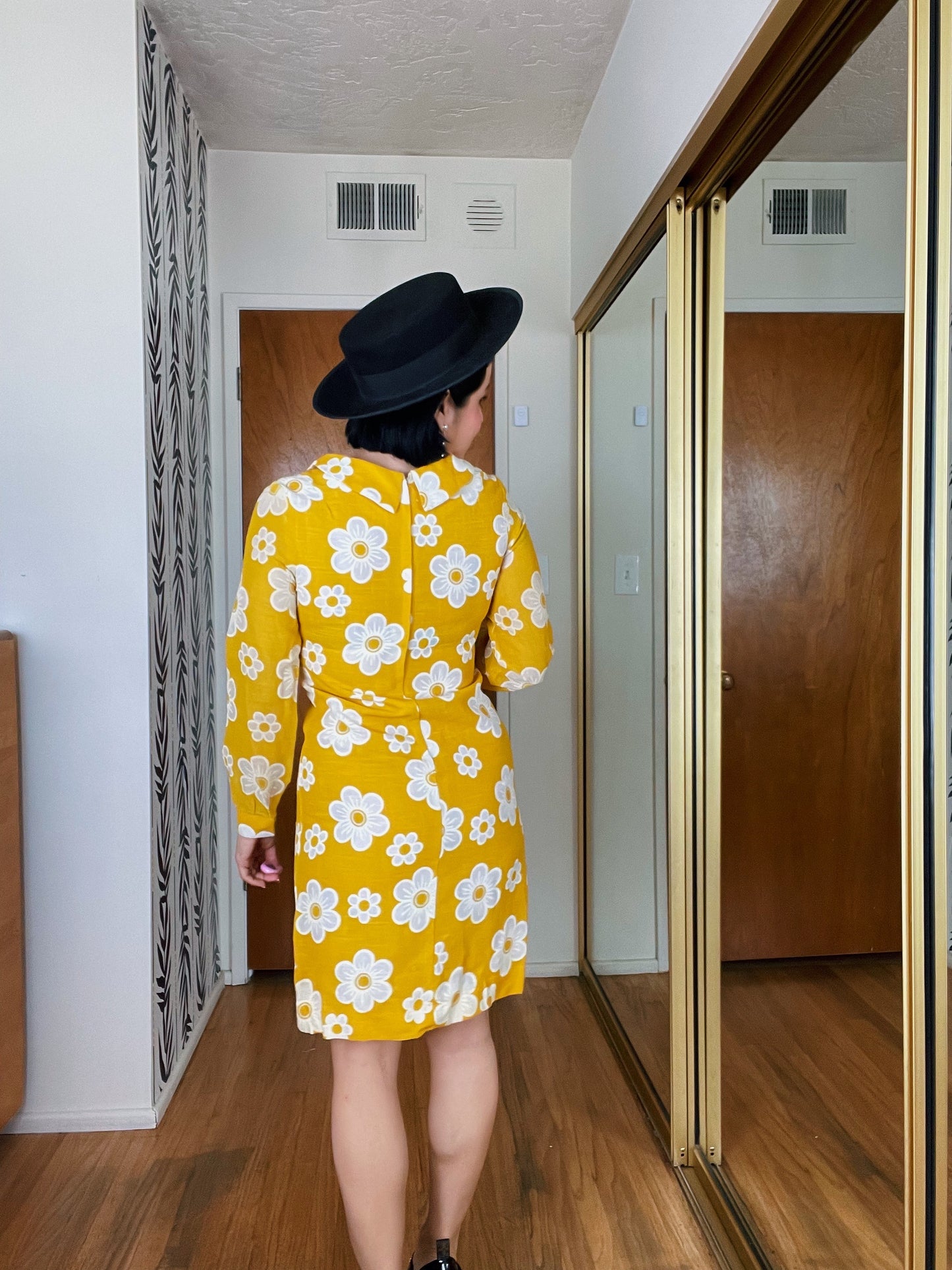 Vintage 60s Deadstock Flower Power Collar Dress Fits Sizes XXS-XS