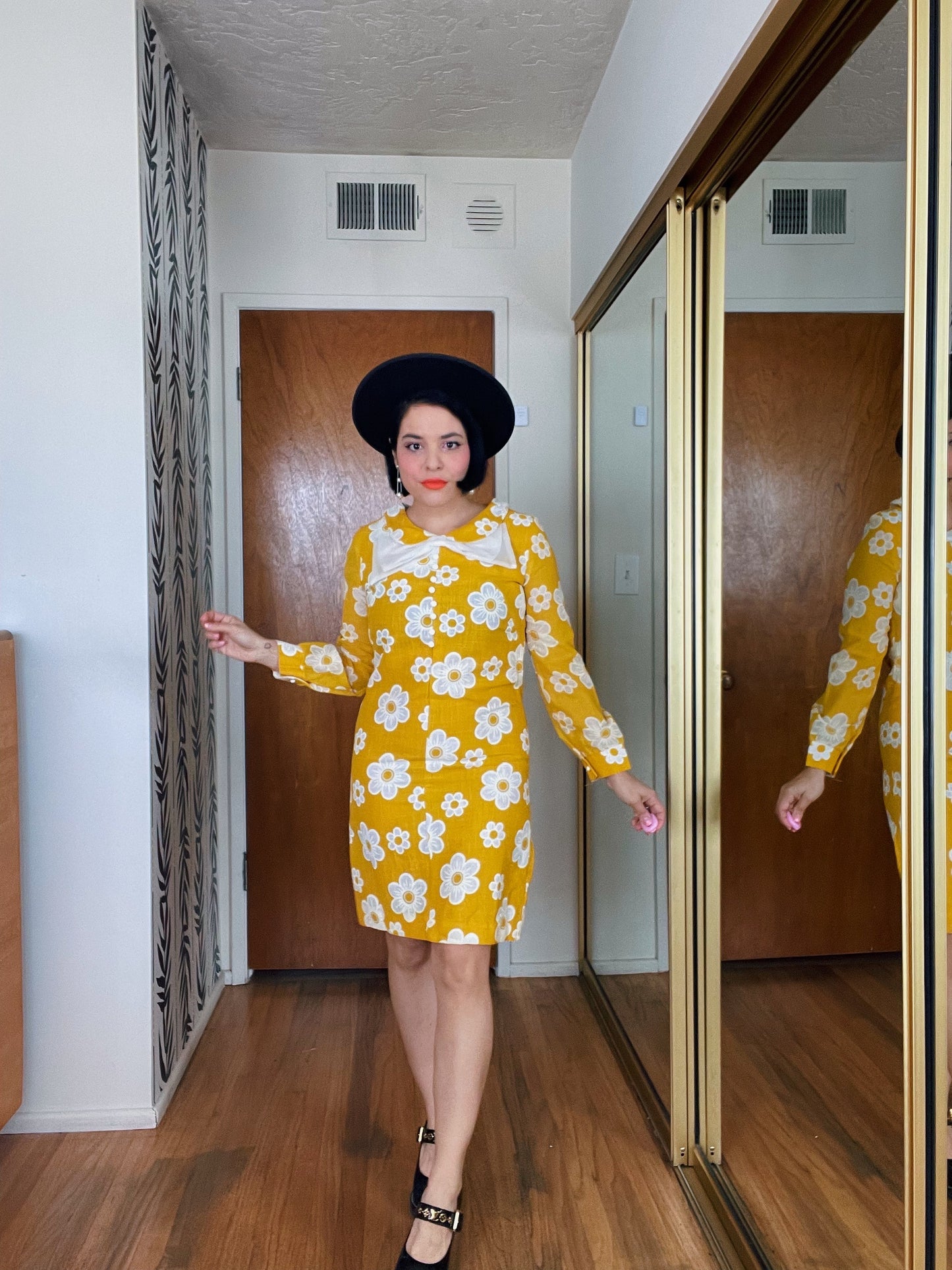 Vintage 60s Deadstock Flower Power Collar Dress Fits Sizes XXS-XS