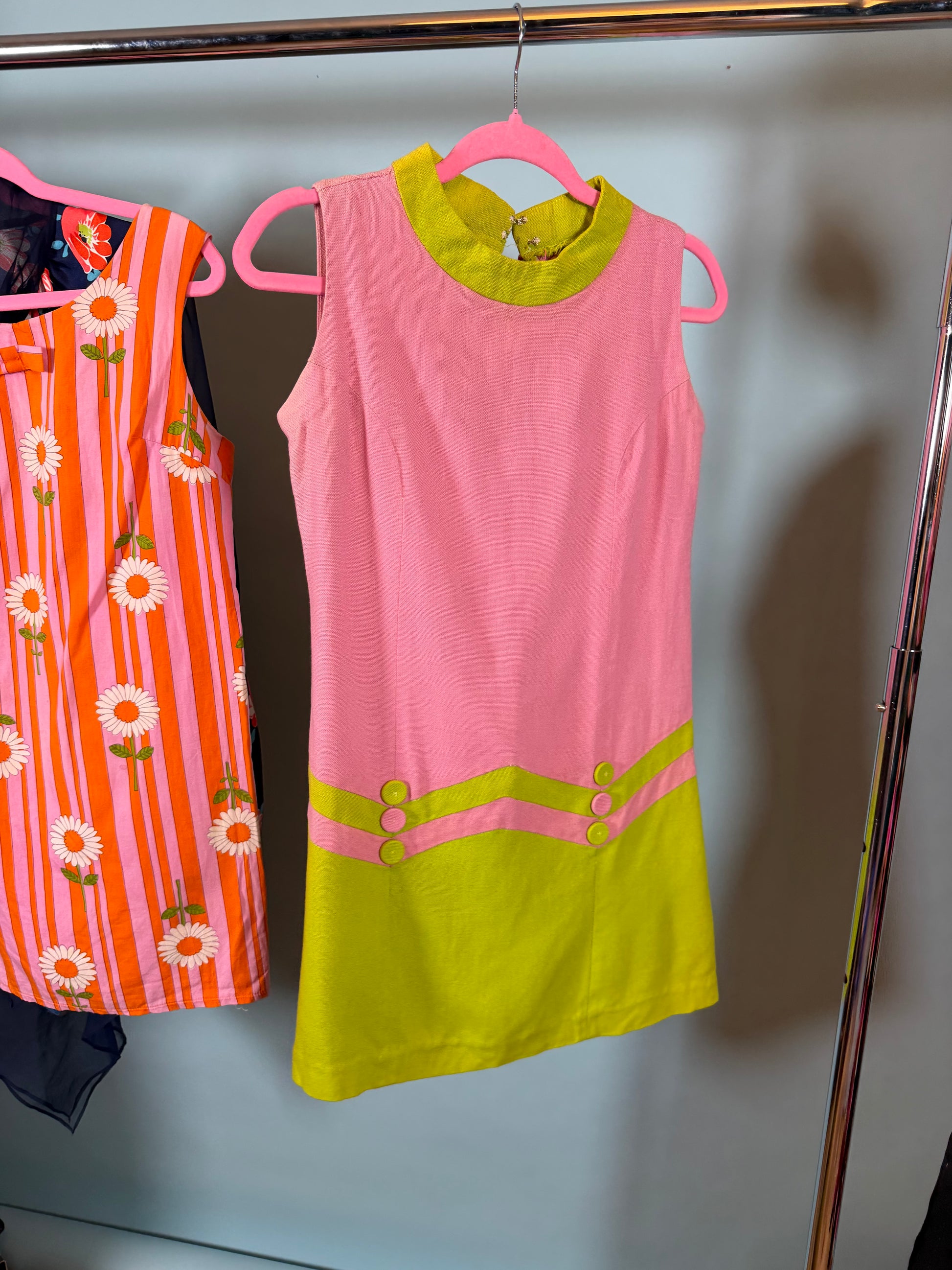 Vintage 1960s Mod Colorblock Mini Dress – Pink & Lime Green XS-M Vintage 1960s Mod Colorblock Mini Dress – Pink & Lime Green XS-M