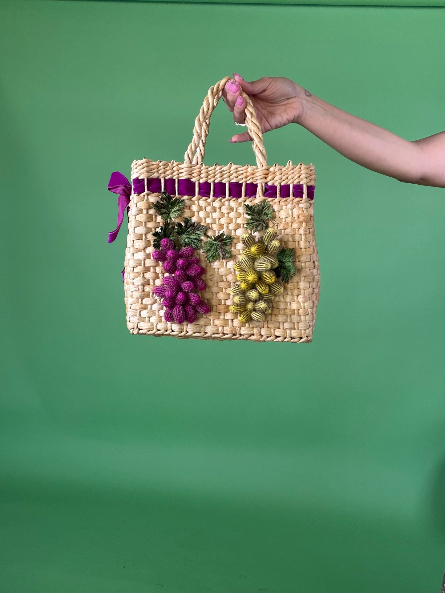 Vintage 60s Grape 3-D Novelty Strawbag