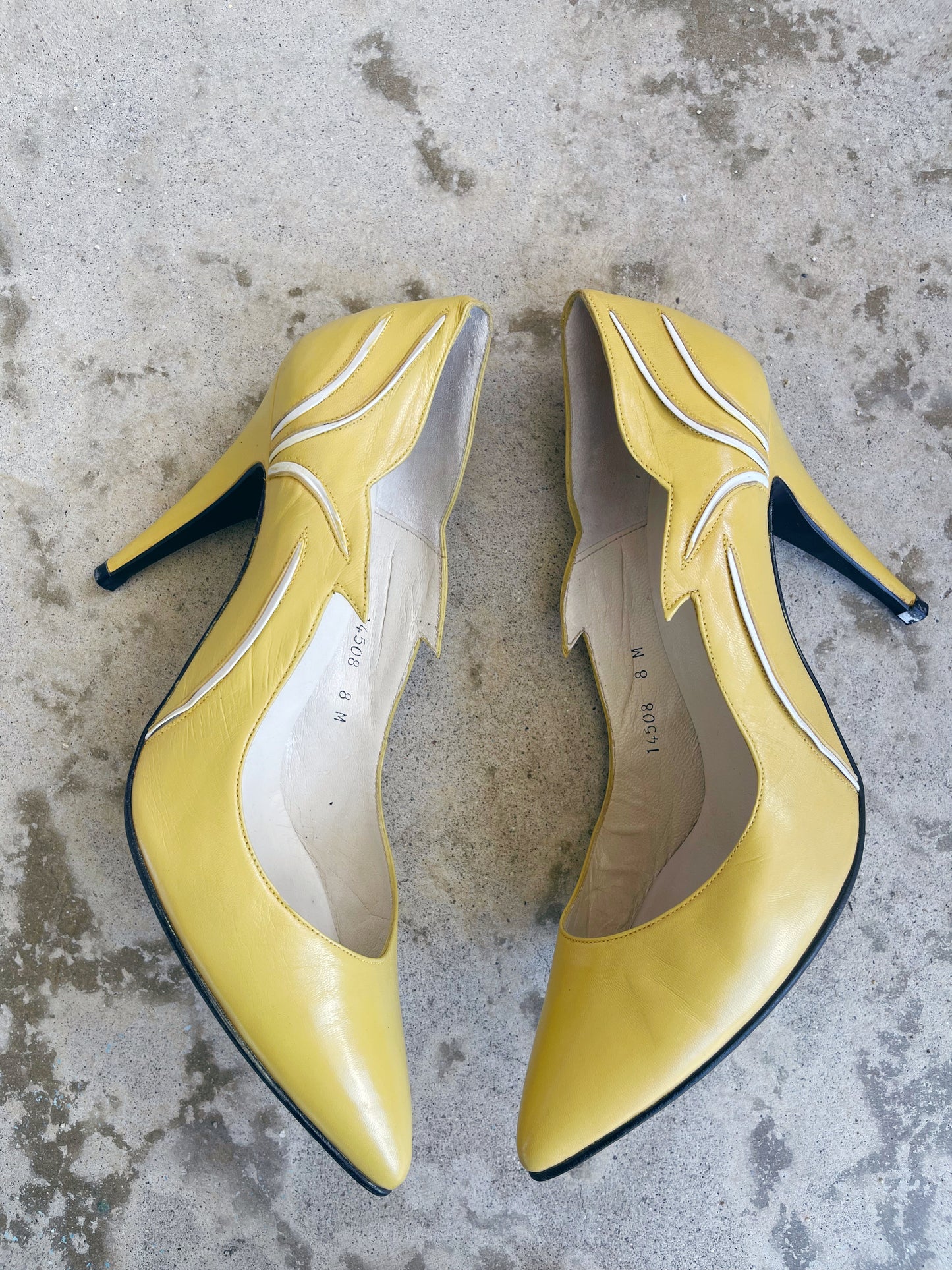 Vintage 70s / 80s "Totar" Brand Mellow Yellow with White Trim 4” Heels US Size 8 *Shoe Box Not Included*