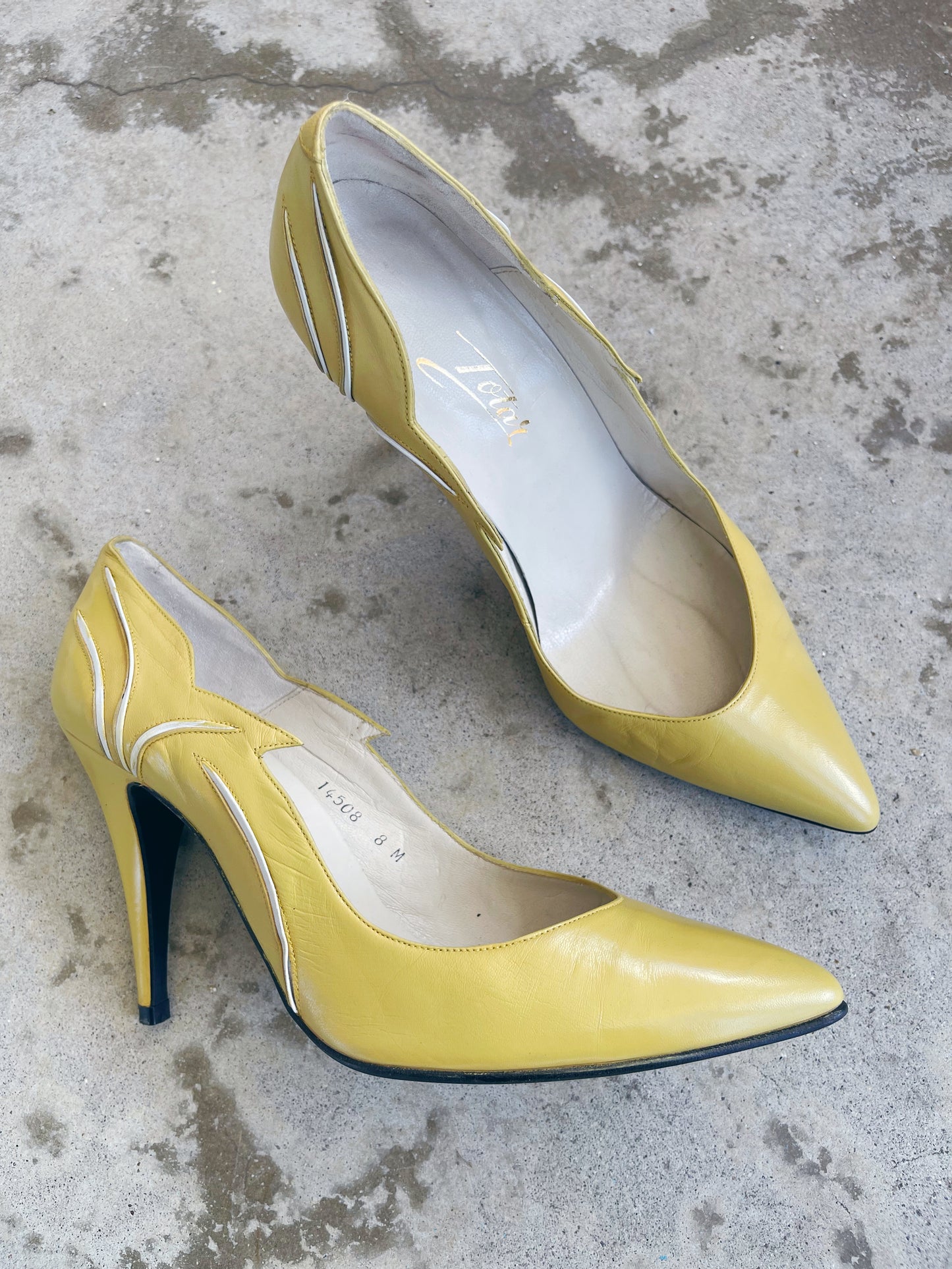 Vintage 70s / 80s "Totar" Brand Mellow Yellow with White Trim 4” Heels US Size 8 *Shoe Box Not Included*