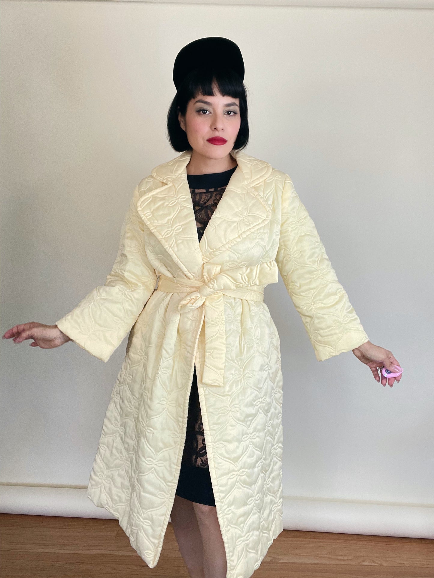 Vintage 60s Creamy Yellow Quilted Ribbon Bow Design Robe Coat Fits Sizes XS-L