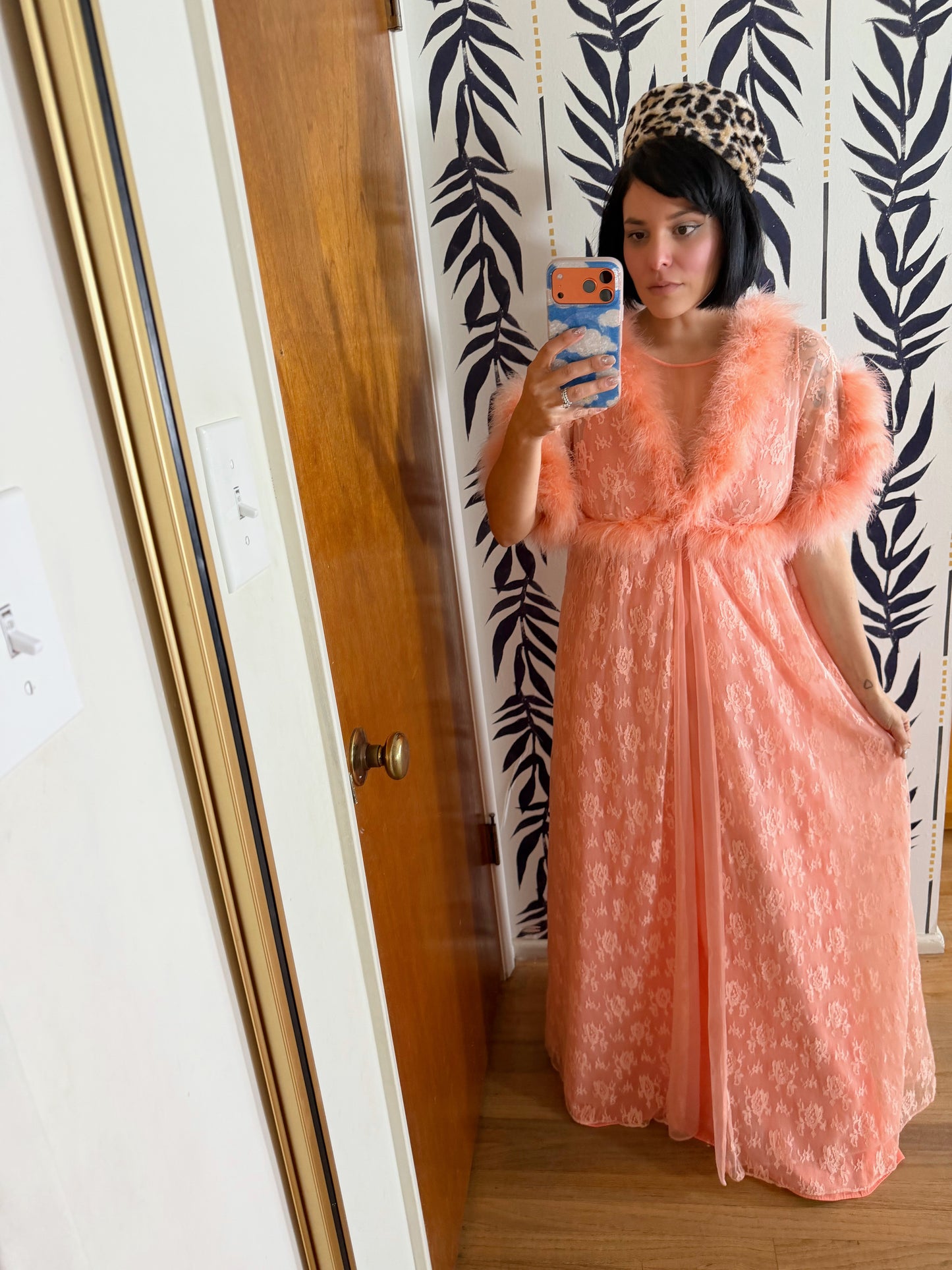 50s/ 60s Jenelle of California Peachy Lace with feather duster XS-M