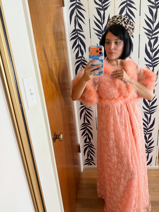 50s/ 60s Jenelle of California Peachy Lace with feather duster XS-M