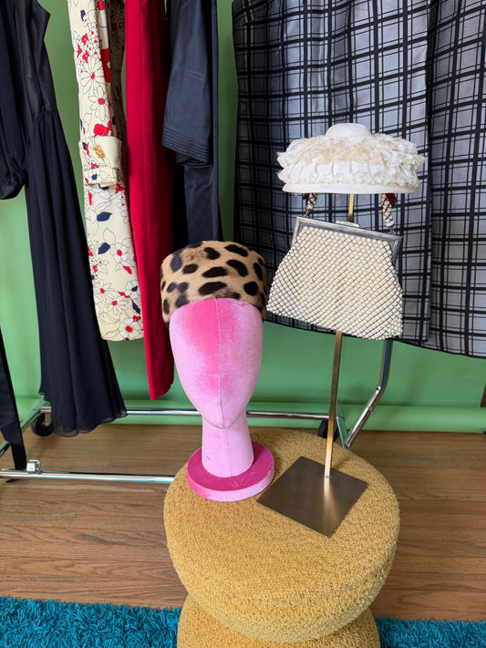 40/50s Ivory Ruffled Mini Topper Hat