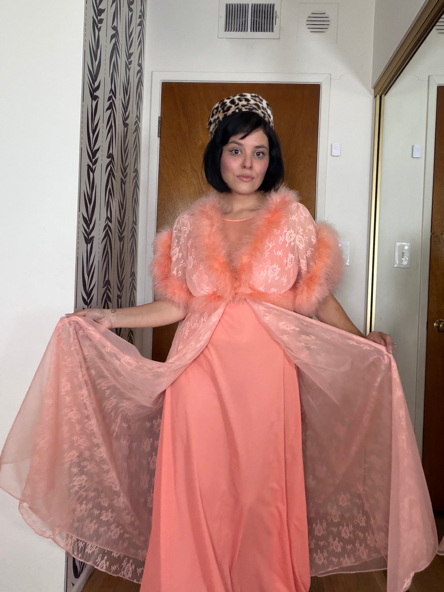 50s/ 60s Jenelle of California Peachy Lace with feather duster XS-M