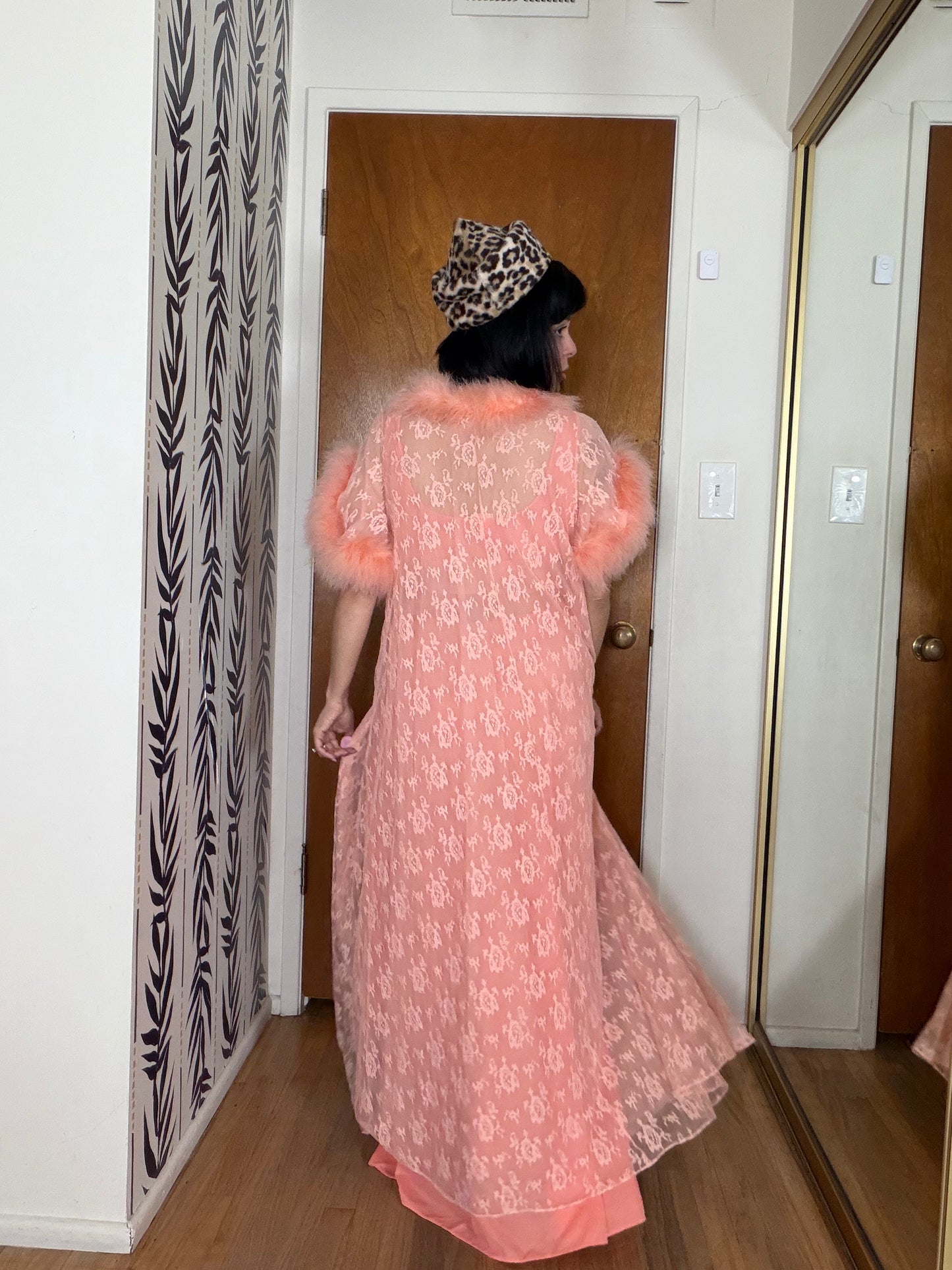 50s/ 60s Jenelle of California Peachy Lace with feather duster XS-M