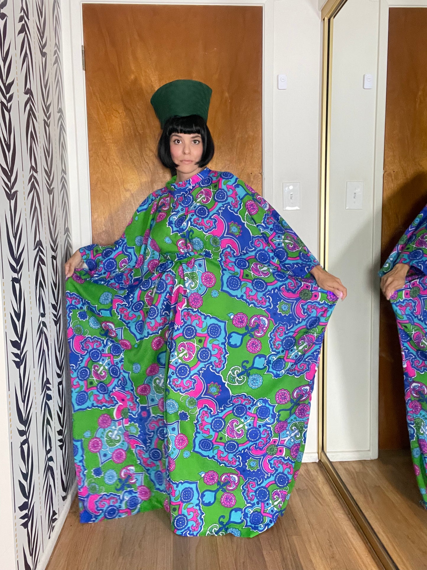 Vintage 60s 70s Green Neon Psychedelic Caftan Fits Most Sizes