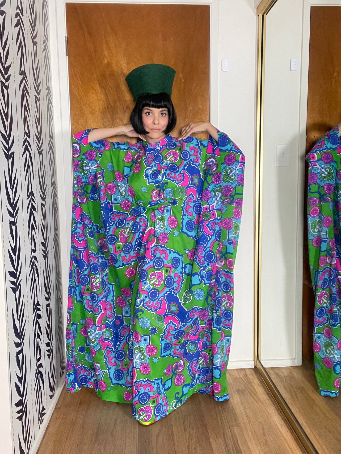 Vintage 60s 70s Green Neon Psychedelic Caftan Fits Most Sizes