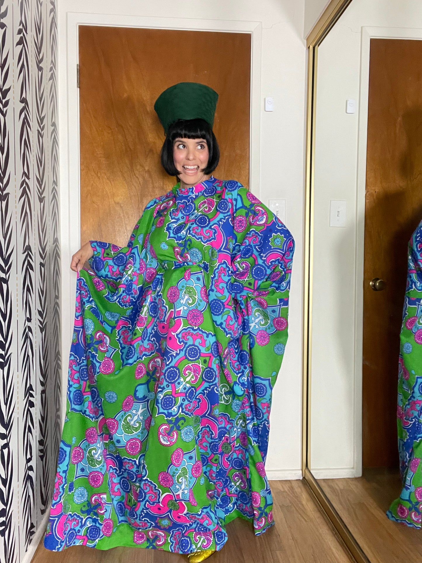 Vintage 60s 70s Green Neon Psychedelic Caftan Fits Most Sizes