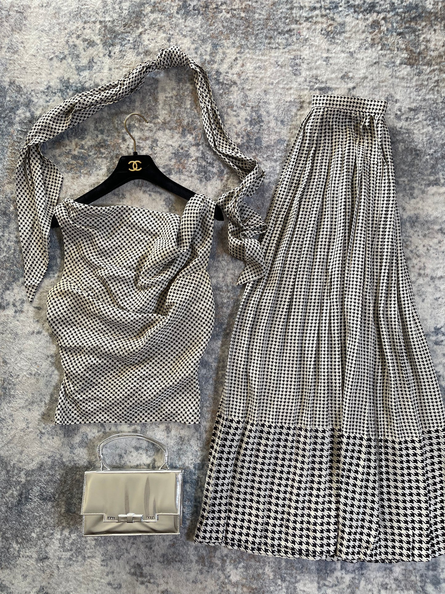 Late 70s "Bill Blass" Black & White Silk Cowl Neckline Houndstooth Three Piece Top Skirt Belt Set XS-SM