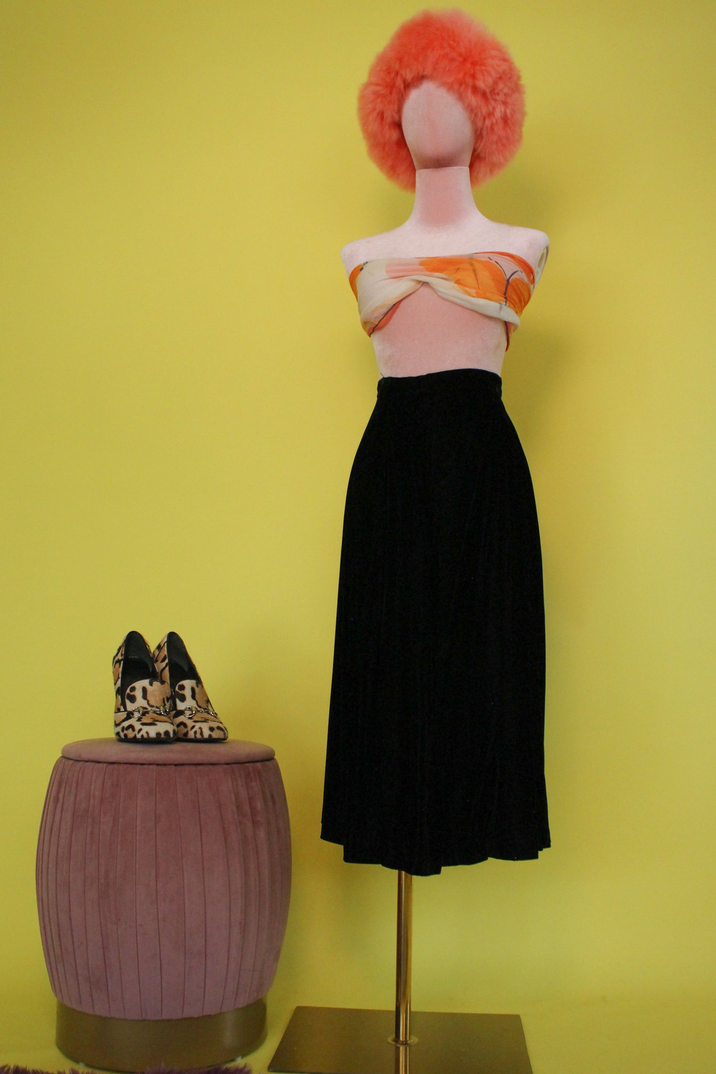 Vintage 50s 60s Black Velvet Circle Skirt Best Fits Size S