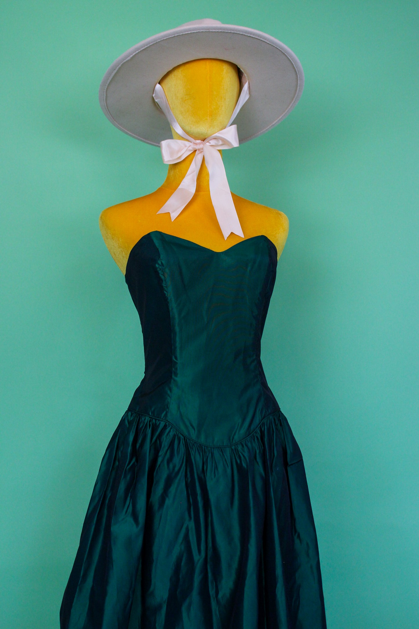 Vintage 70s 80s Green Taffeta Gown Best Fits Size S